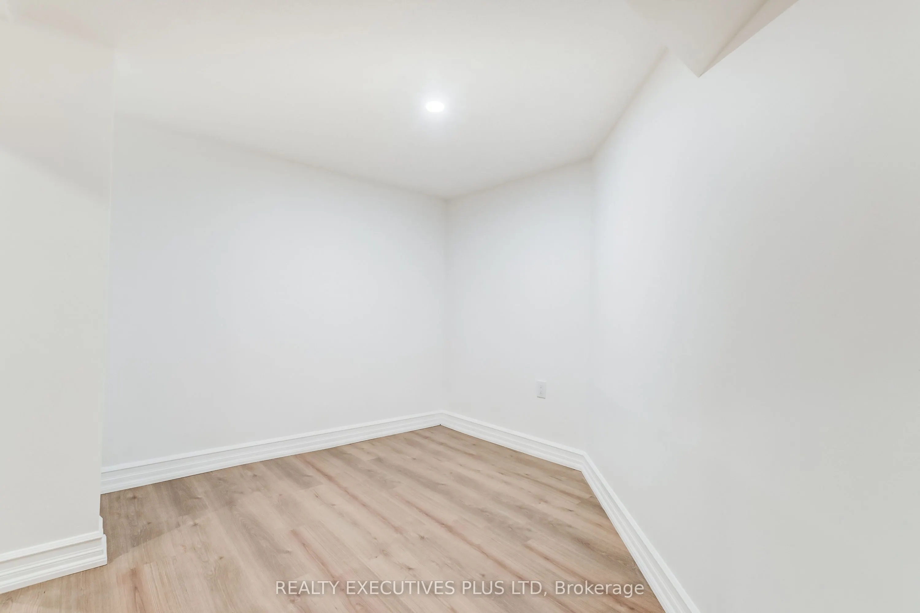 6982 Danton Promenade