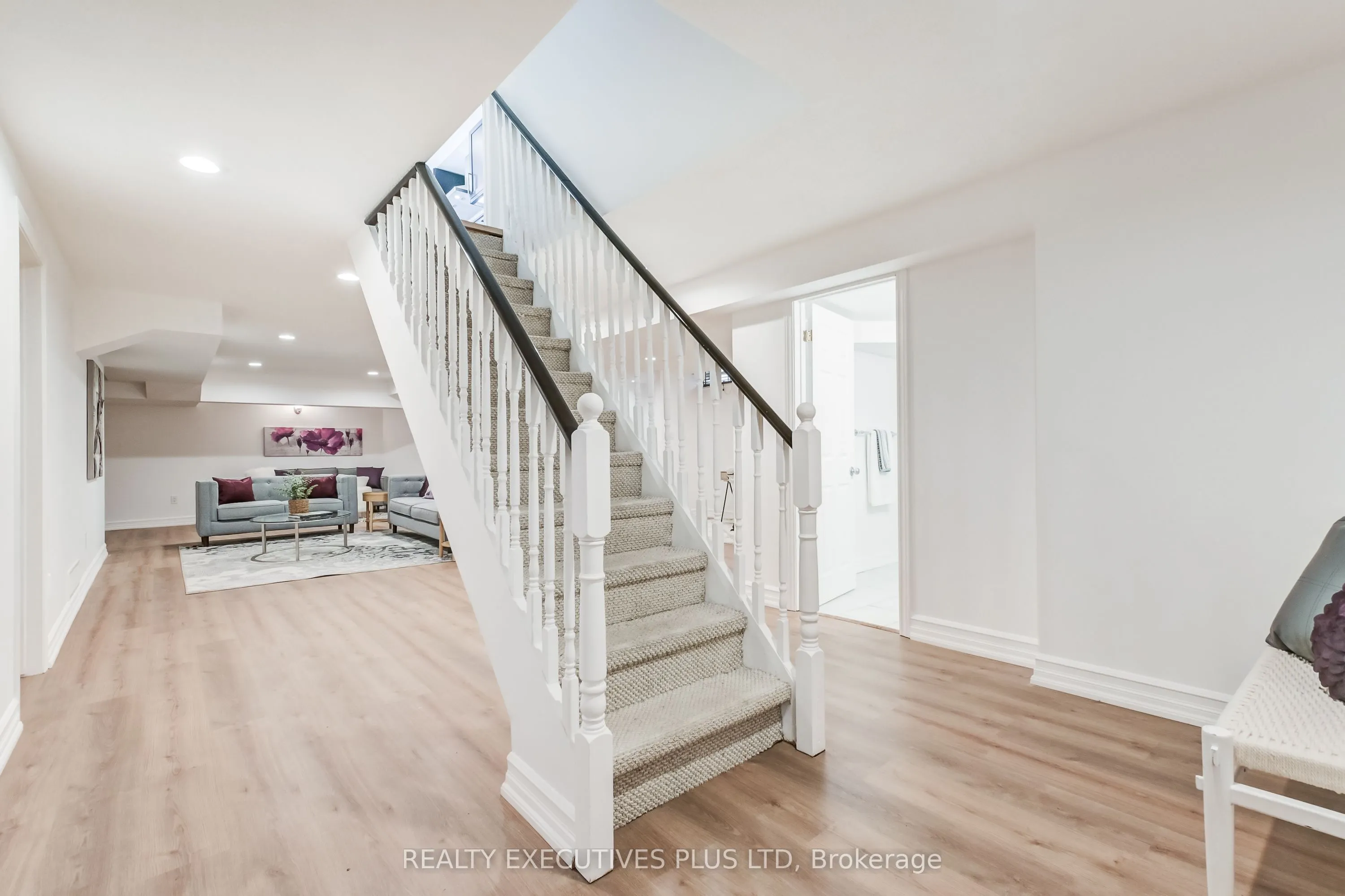 6982 Danton Promenade