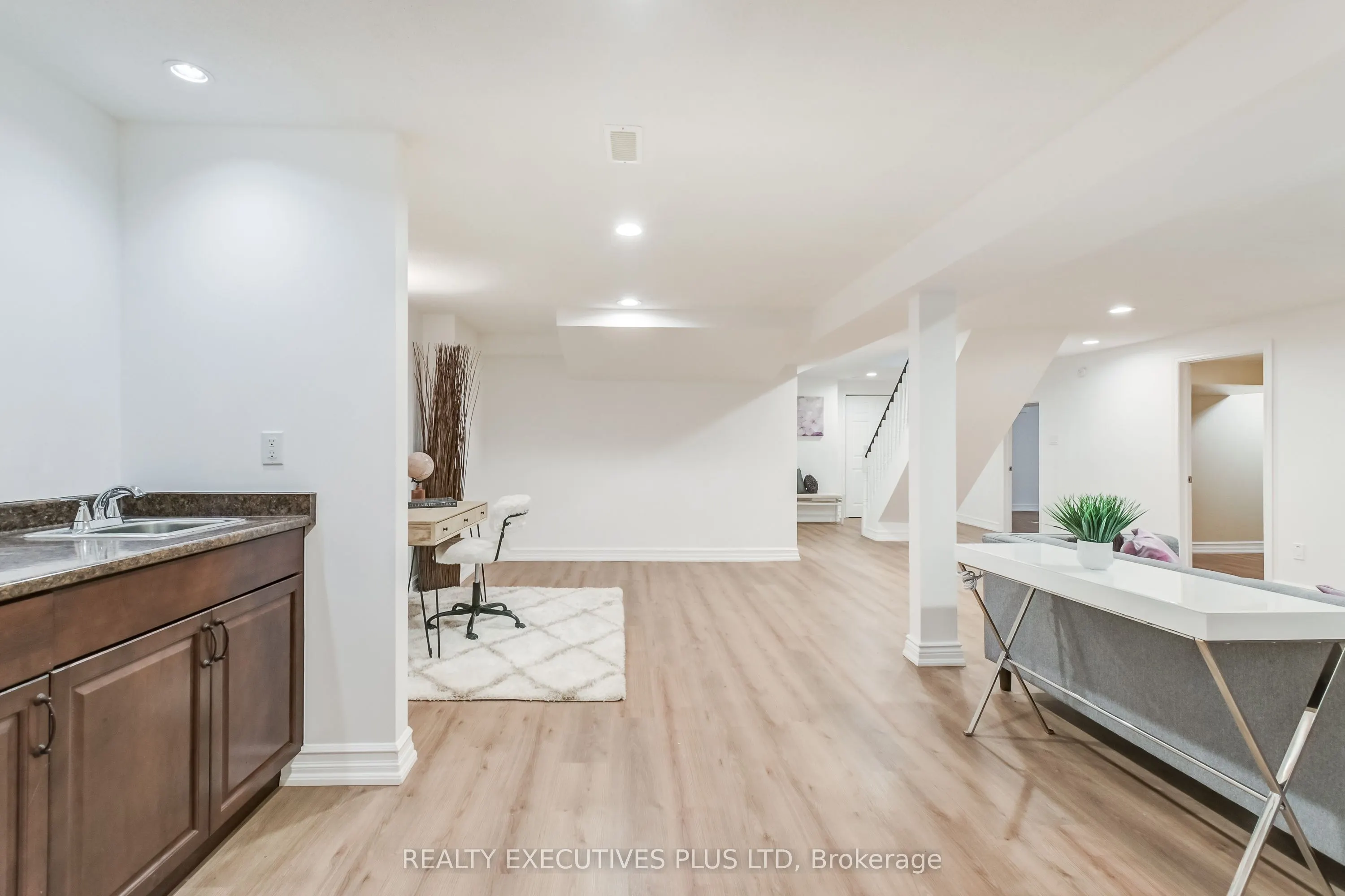 6982 Danton Promenade