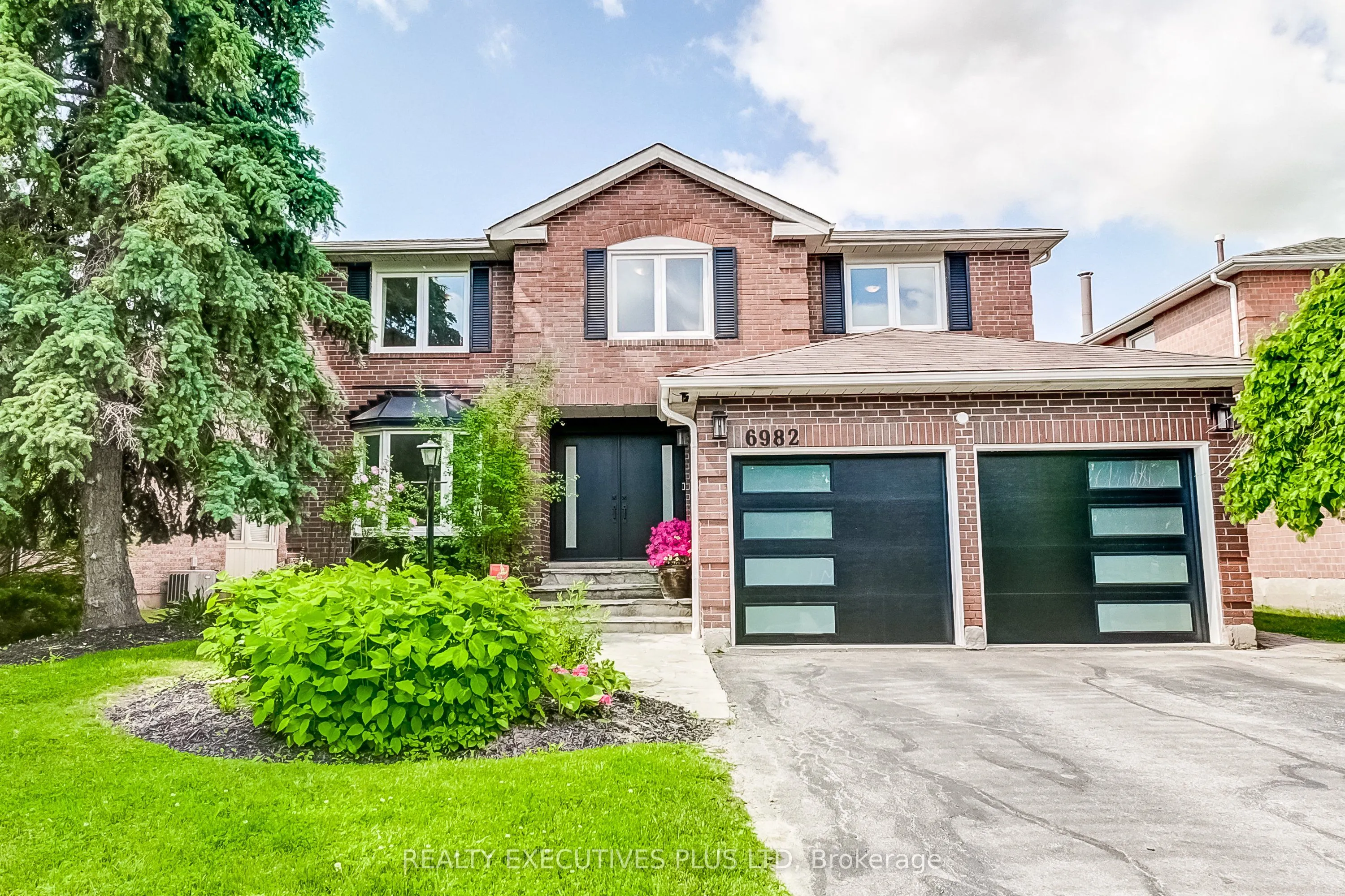 6982 Danton Promenade