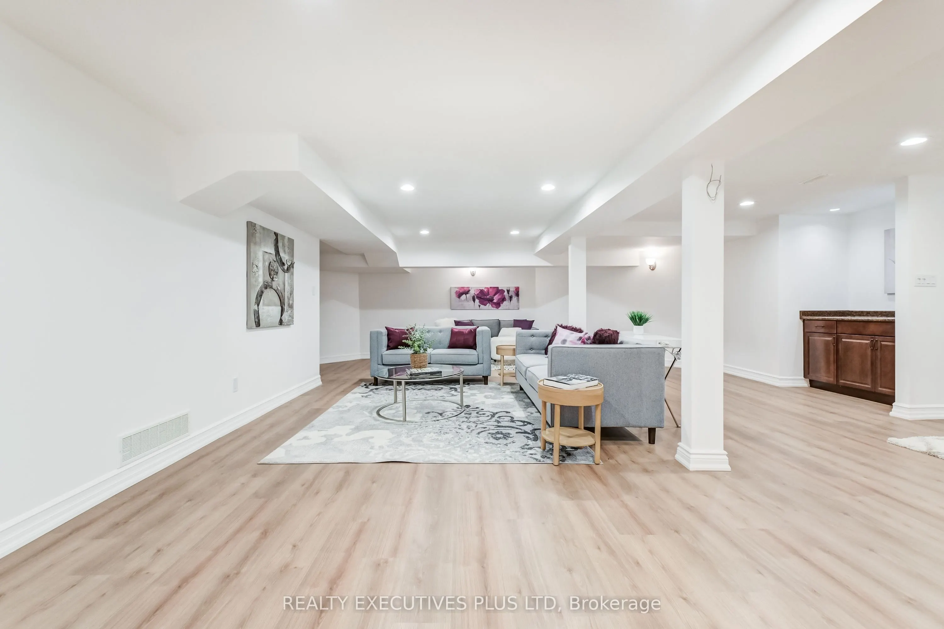 6982 Danton Promenade