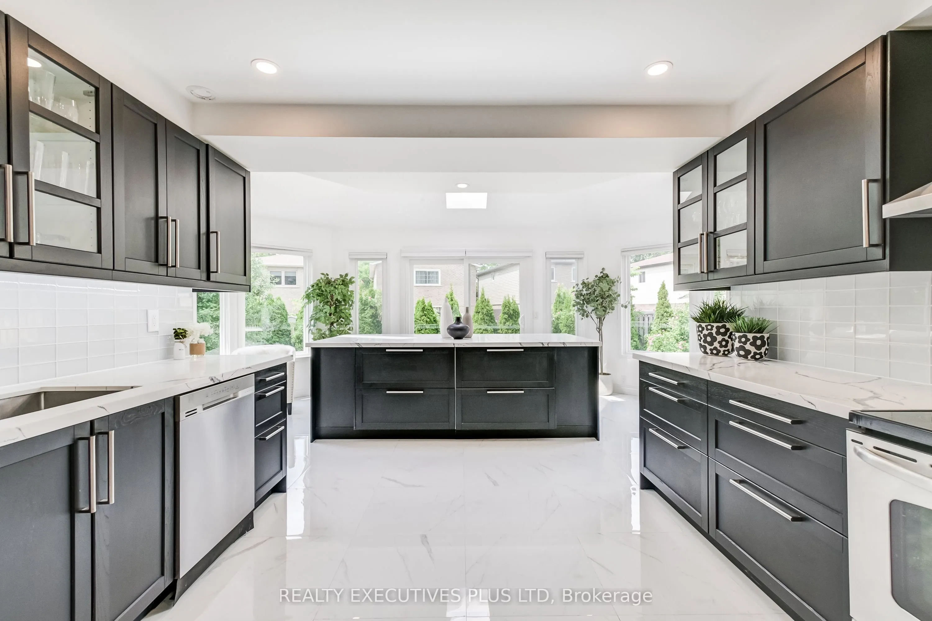 6982 Danton Promenade
