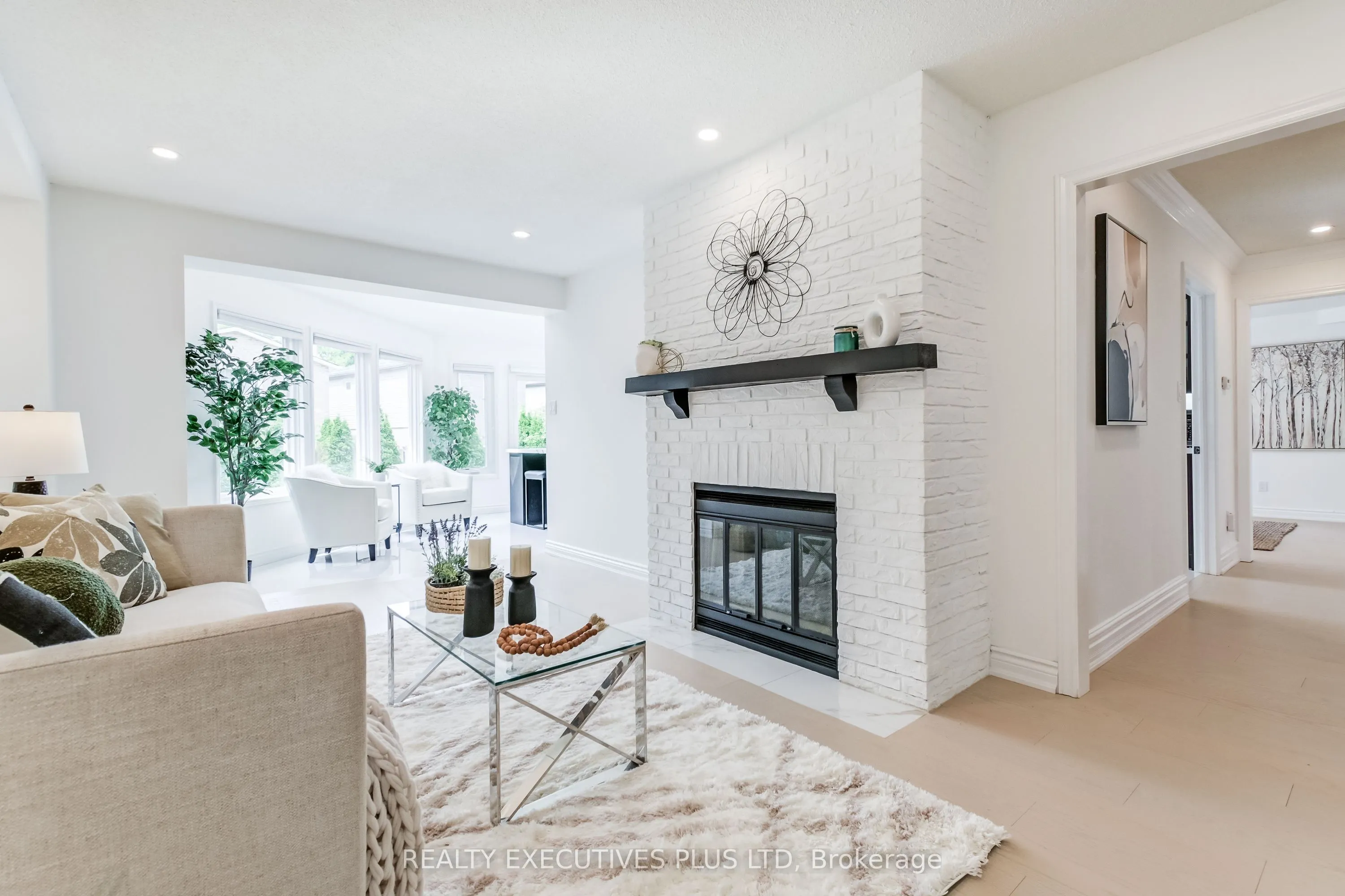 6982 Danton Promenade