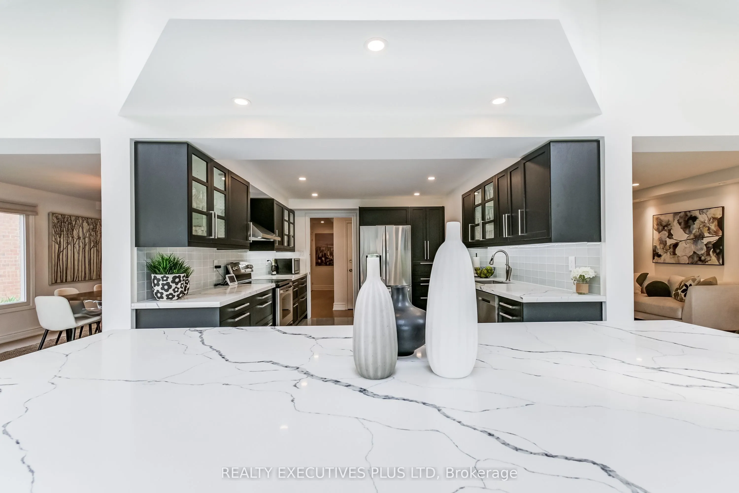 6982 Danton Promenade