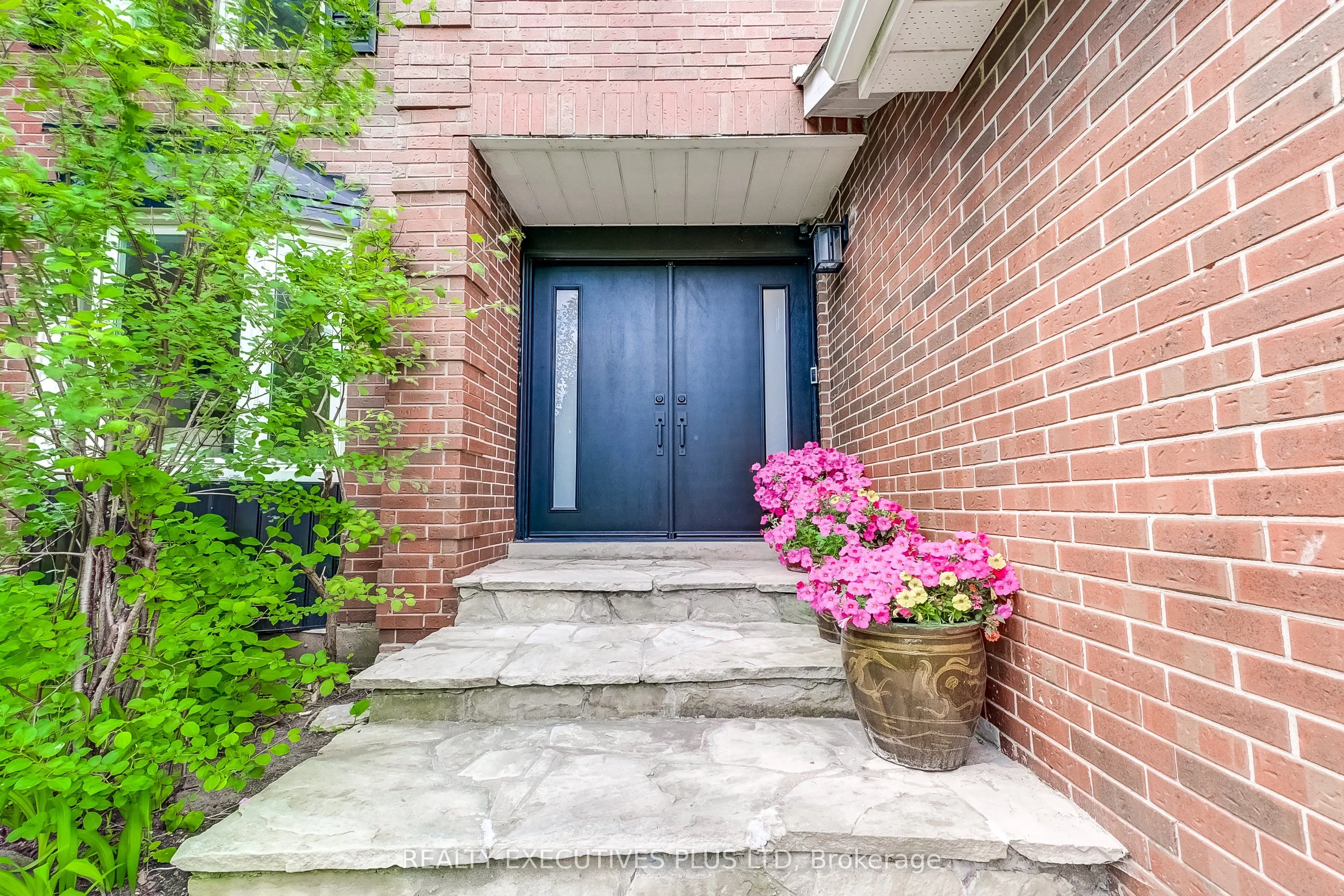 6982 Danton Promenade