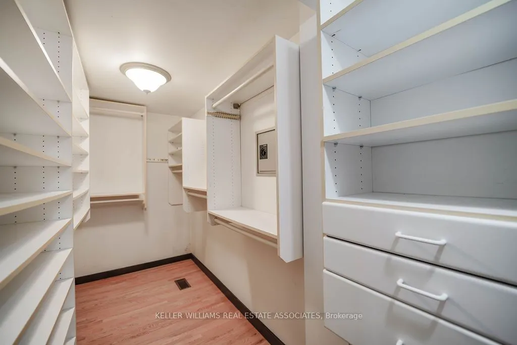 3364 Burnhamthorpe Road W