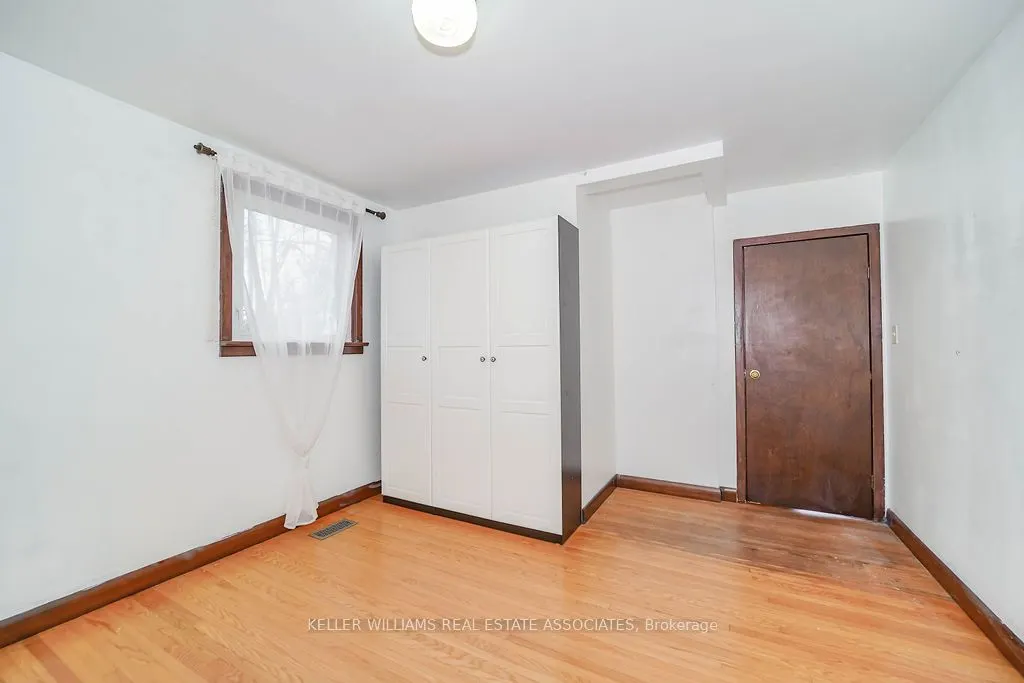 3364 Burnhamthorpe Road W