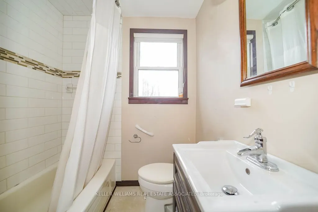 3364 Burnhamthorpe Road W