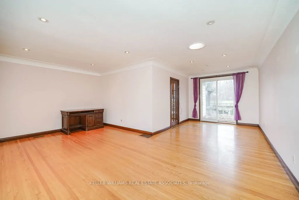 3364 Burnhamthorpe Road W