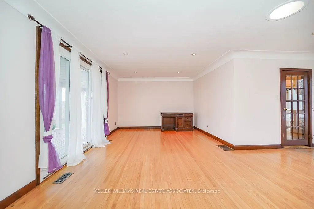 3364 Burnhamthorpe Road W