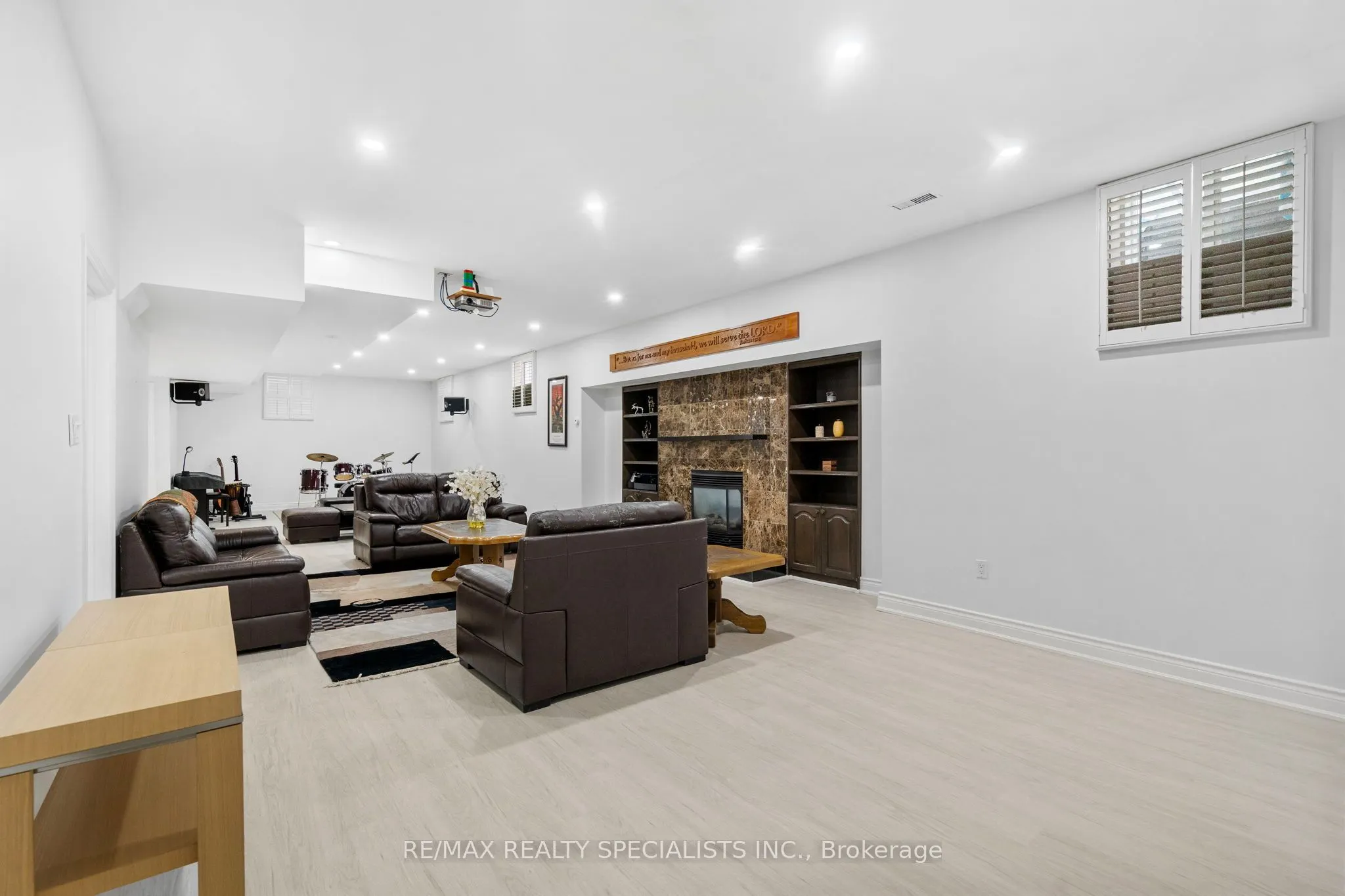 5397 ROANOKE Court