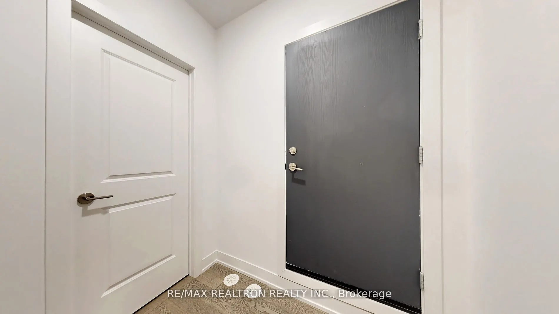 1070 Douglas Mccurdy Common, #217