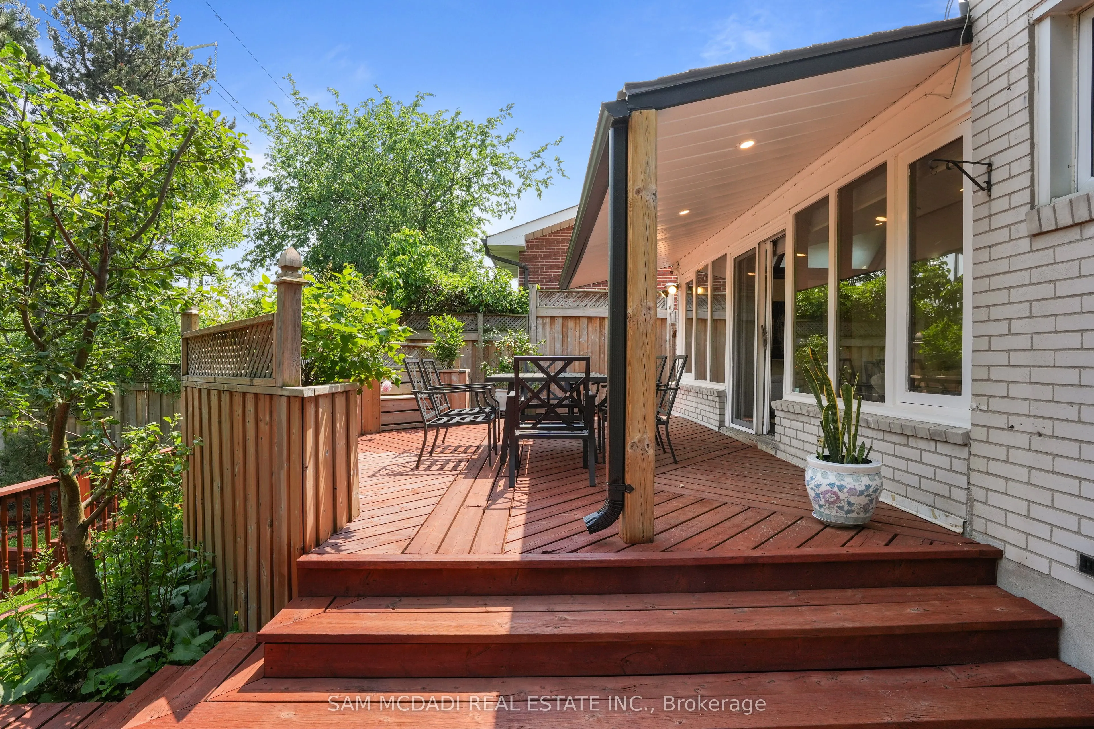 2035 Lorelei Road