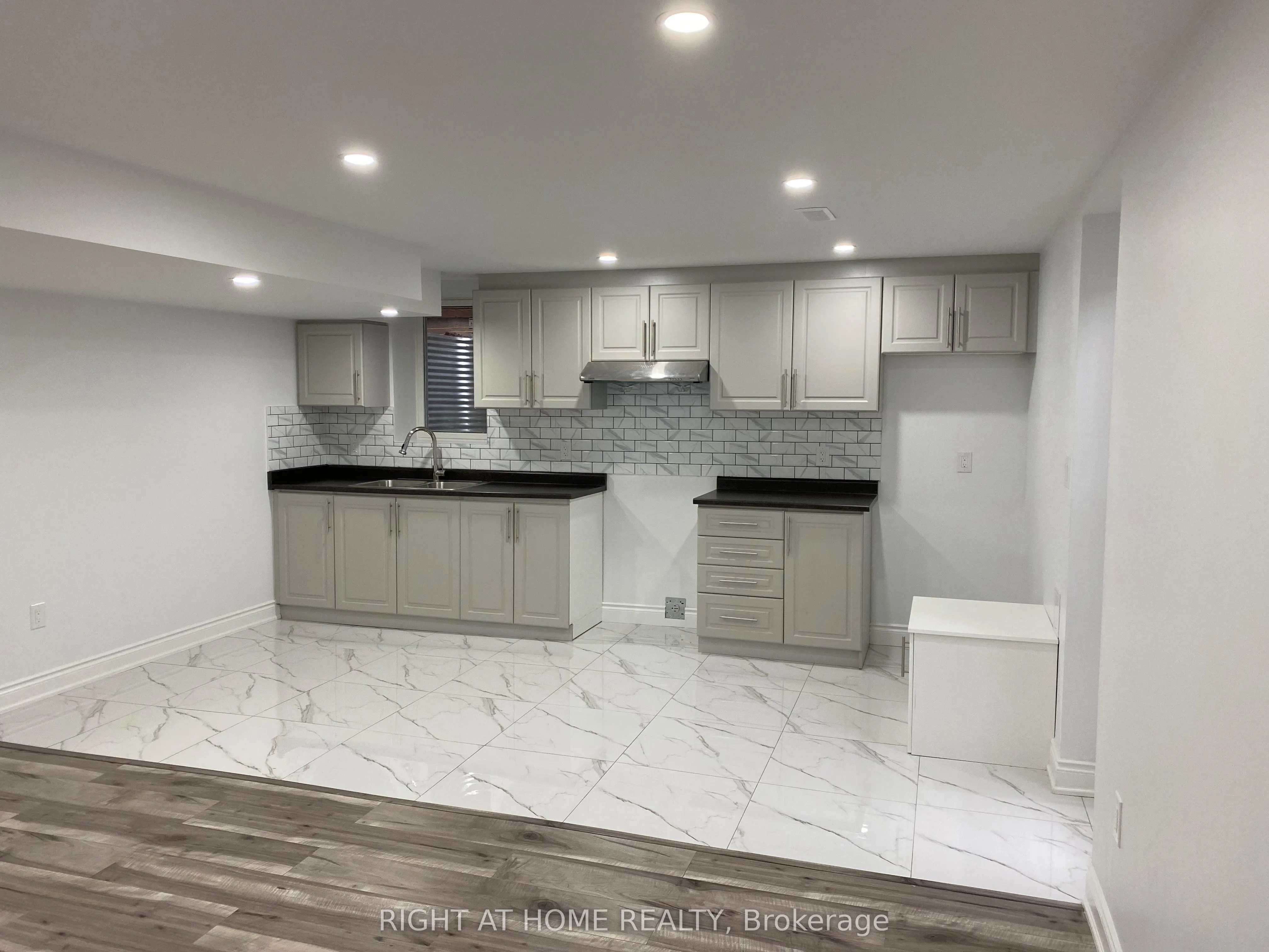 1368 Connaught Terrace