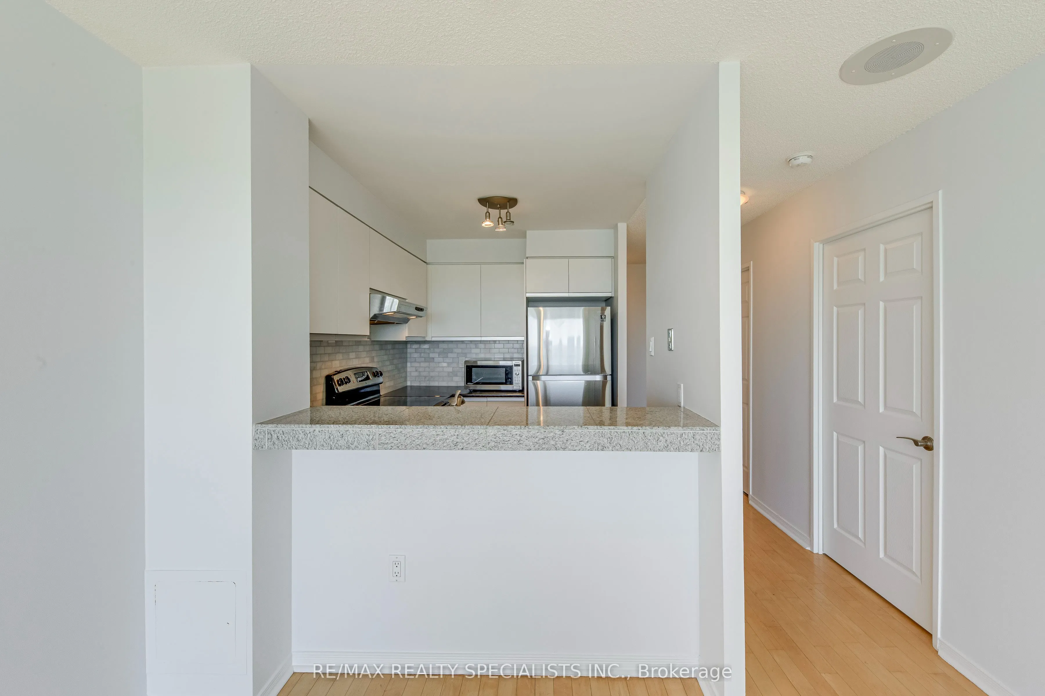 2177 Burnhamthorpe Road W, #1807