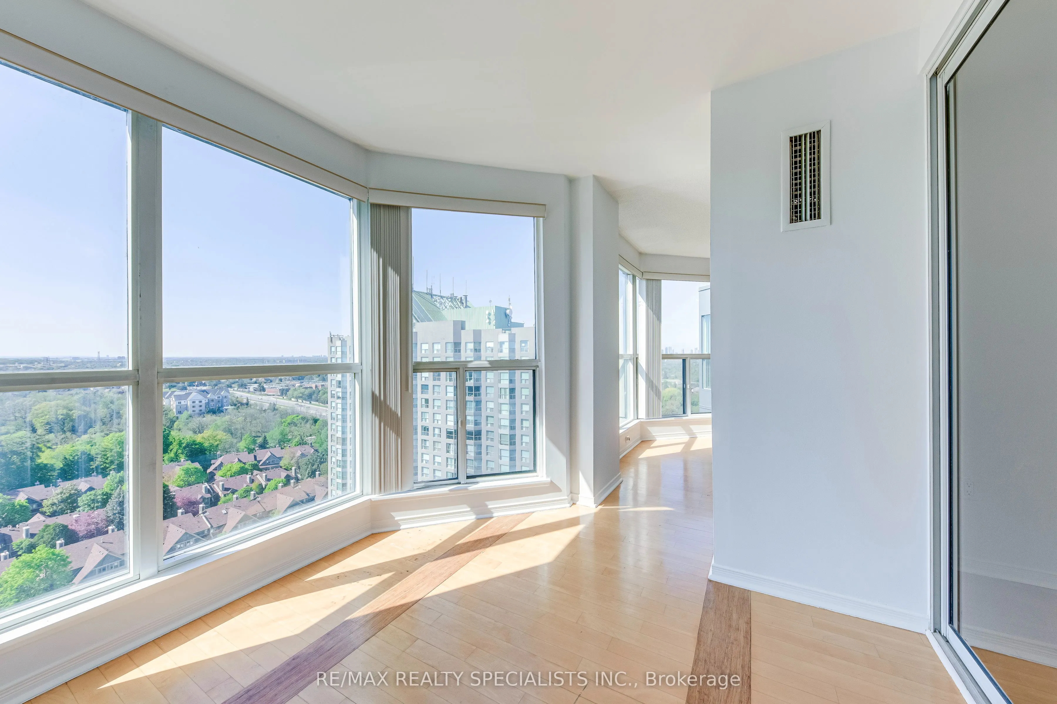 2177 Burnhamthorpe Road W, #1807