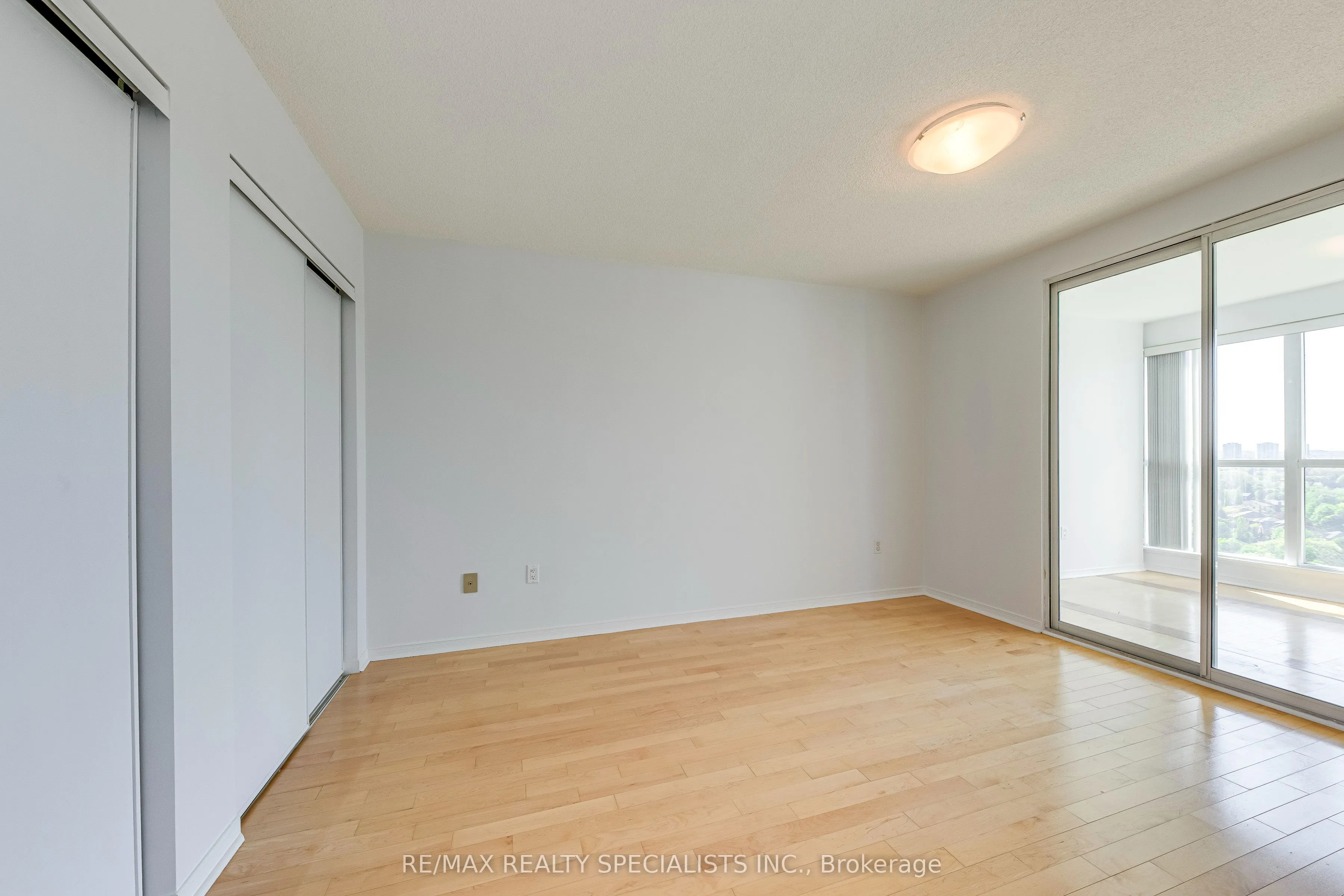 2177 Burnhamthorpe Road W, #1807