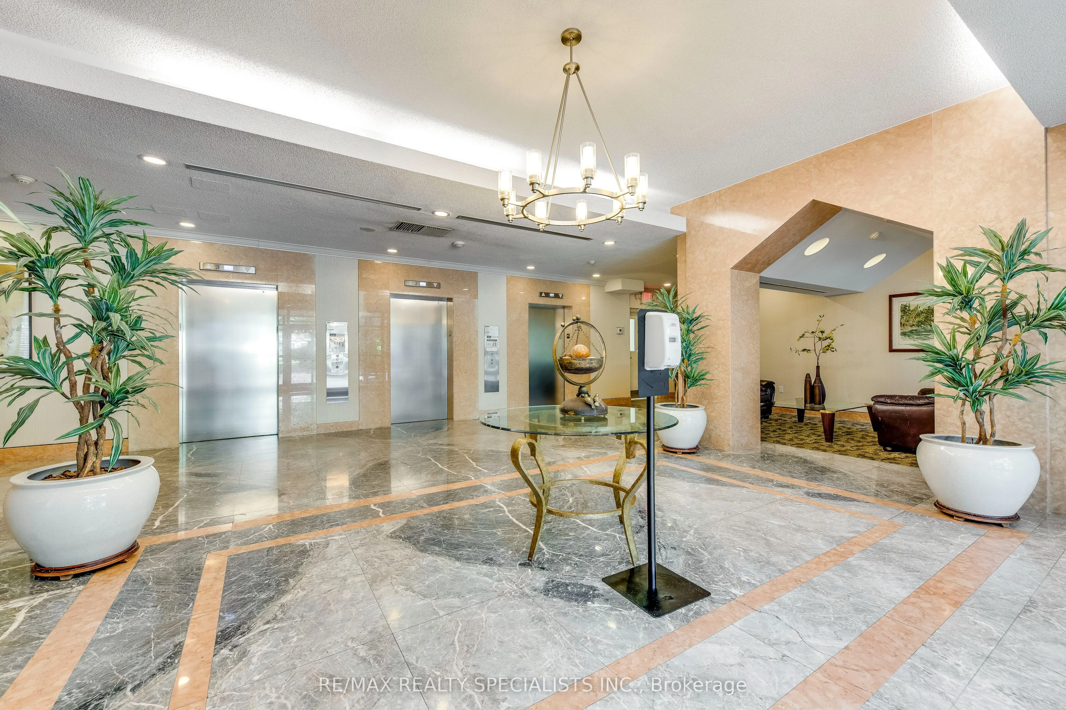 2177 Burnhamthorpe Road W, #1807