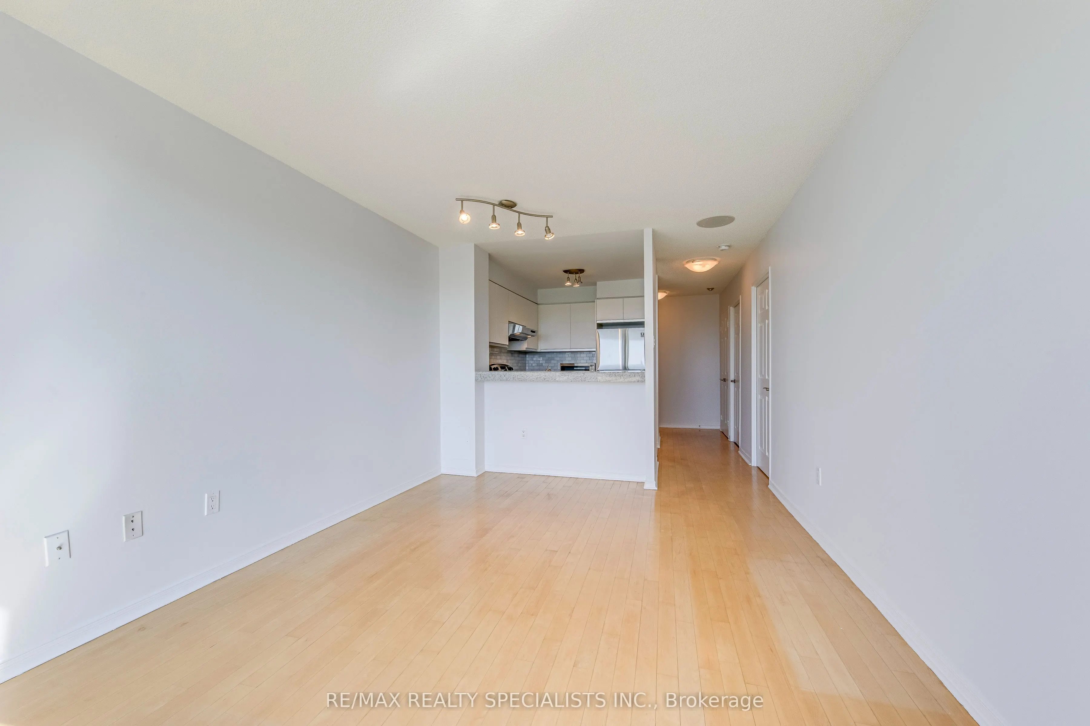 2177 Burnhamthorpe Road W, #1807