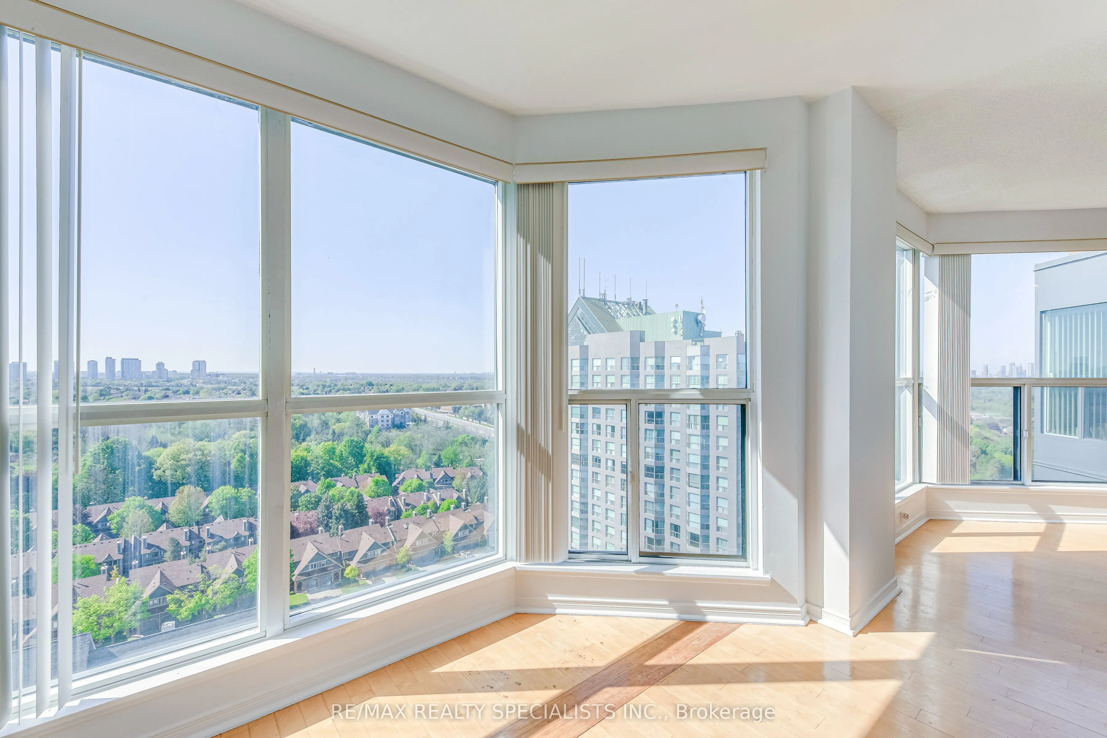 2177 Burnhamthorpe Road W, #1807