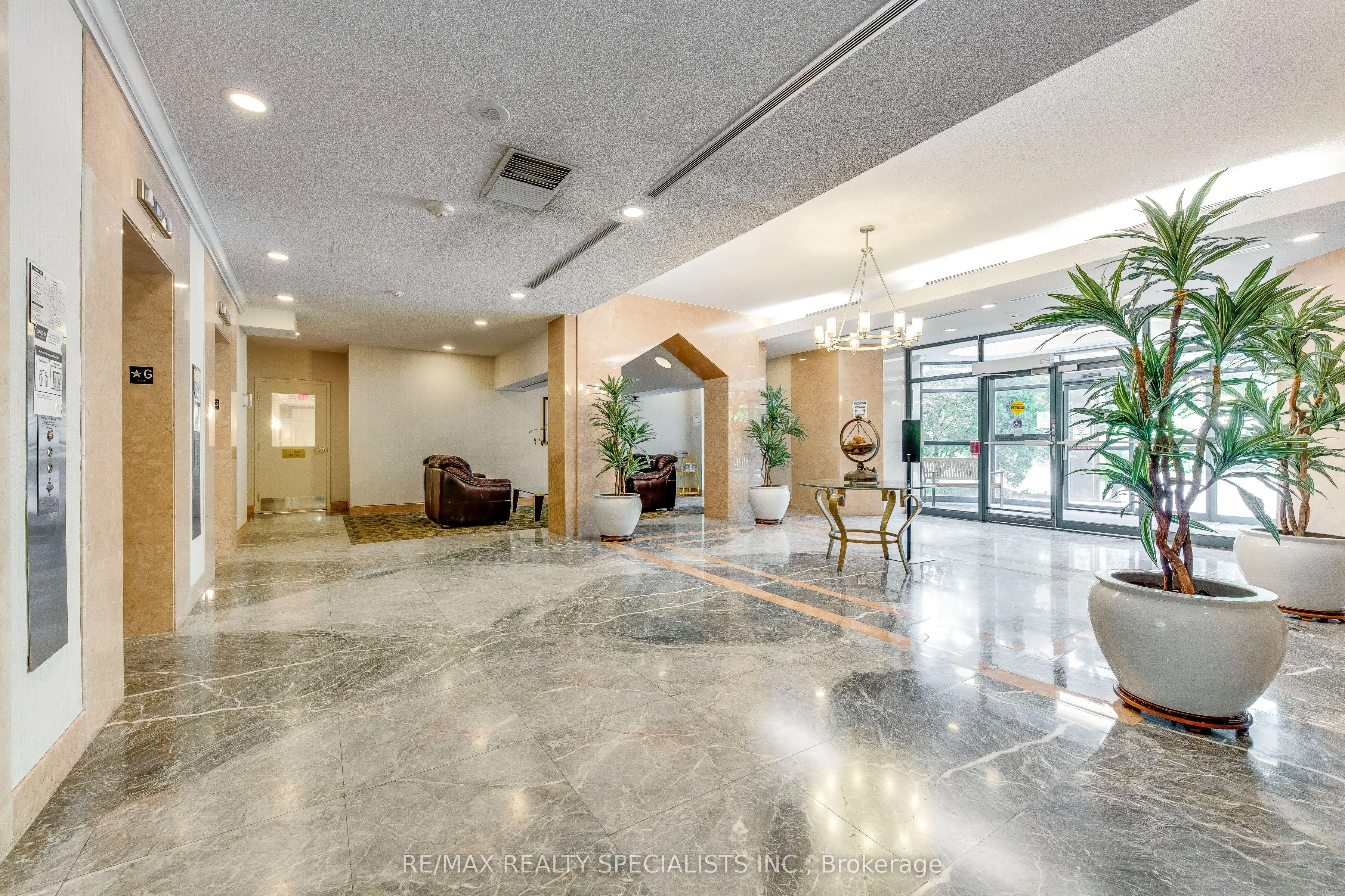 2177 Burnhamthorpe Road W, #1807