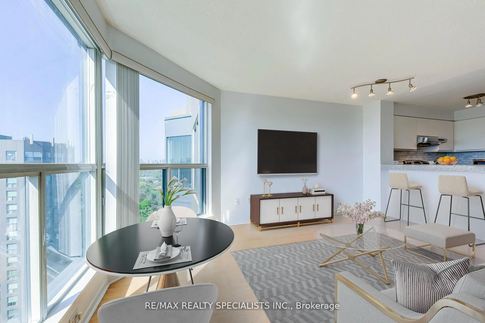 2177 Burnhamthorpe Road W, #1807