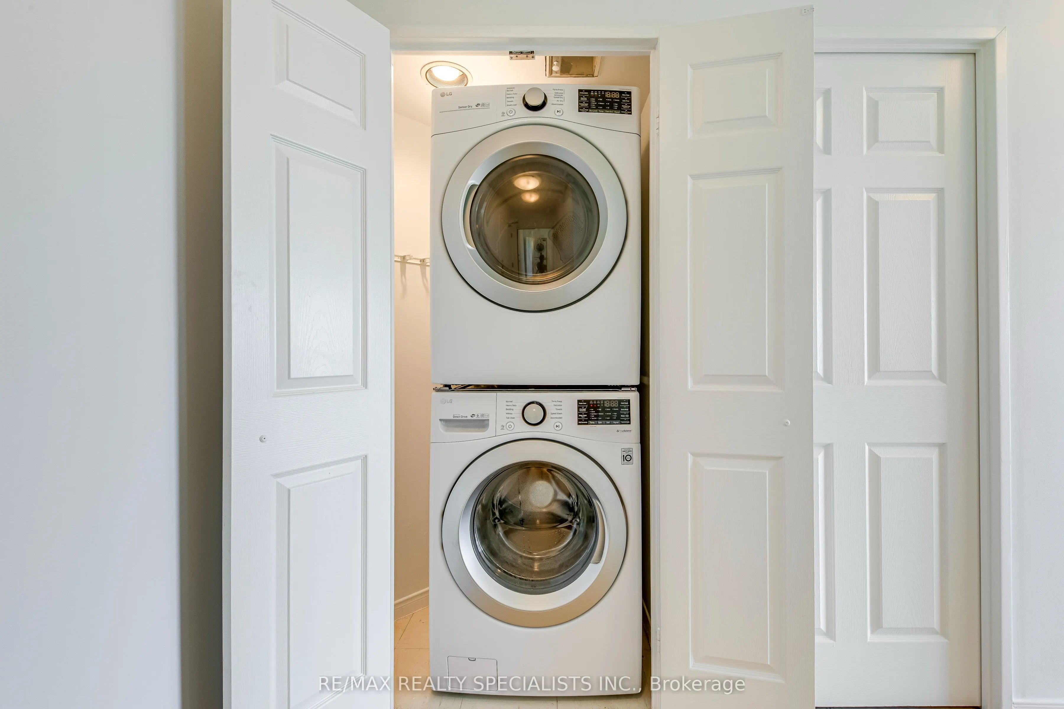 2177 Burnhamthorpe Road W, #1807