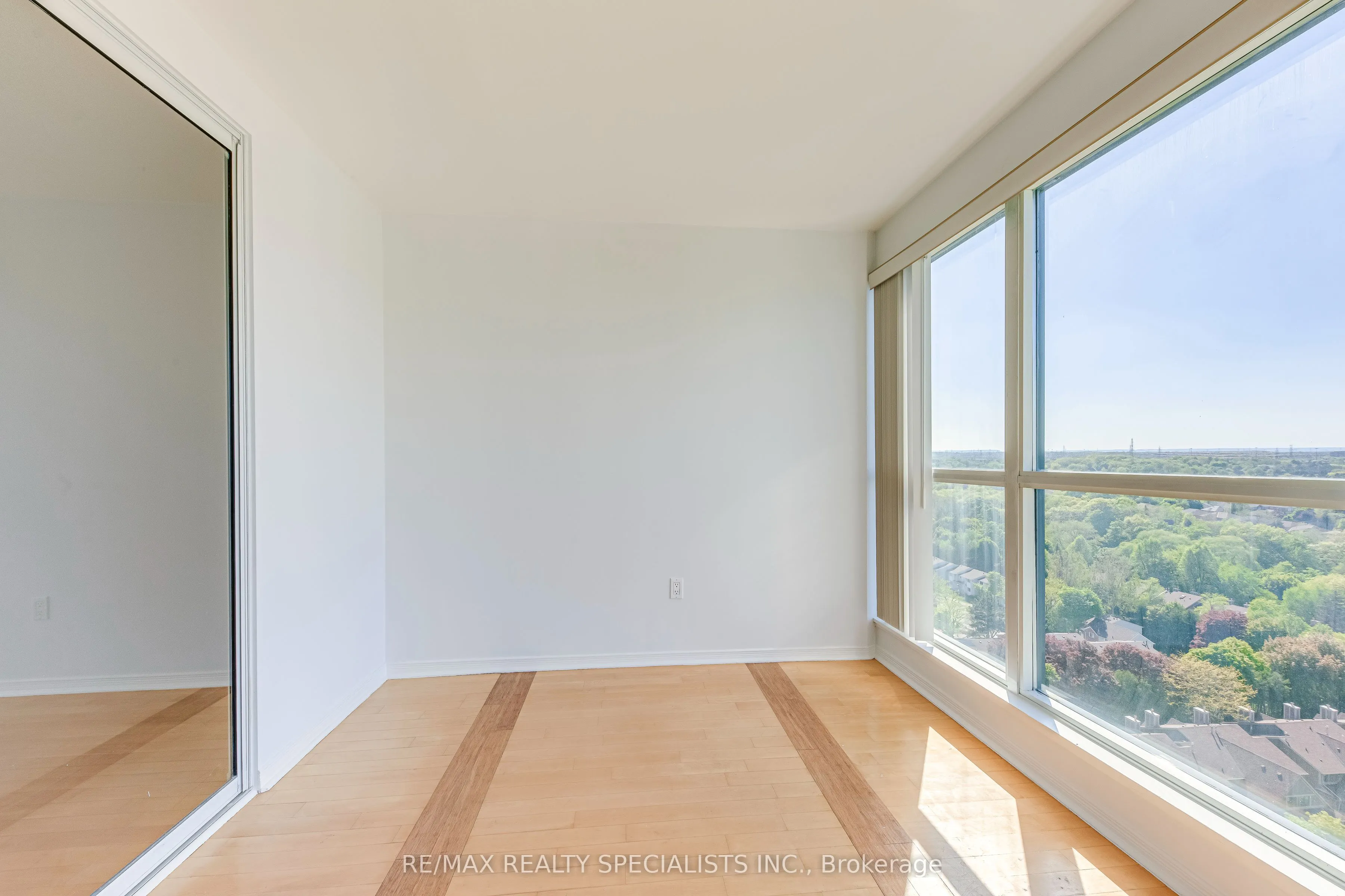 2177 Burnhamthorpe Road W, #1807