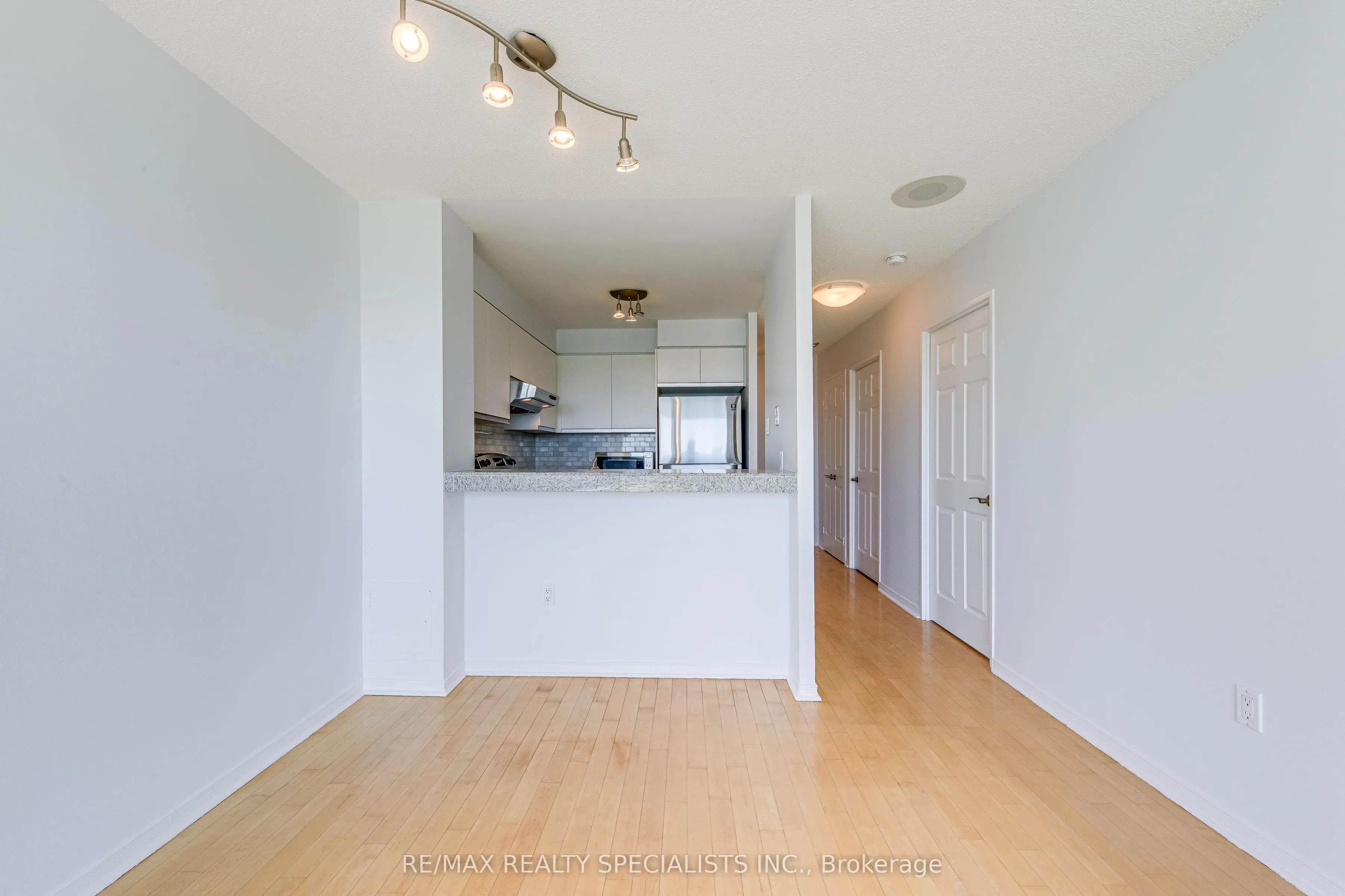 2177 Burnhamthorpe Road W, #1807