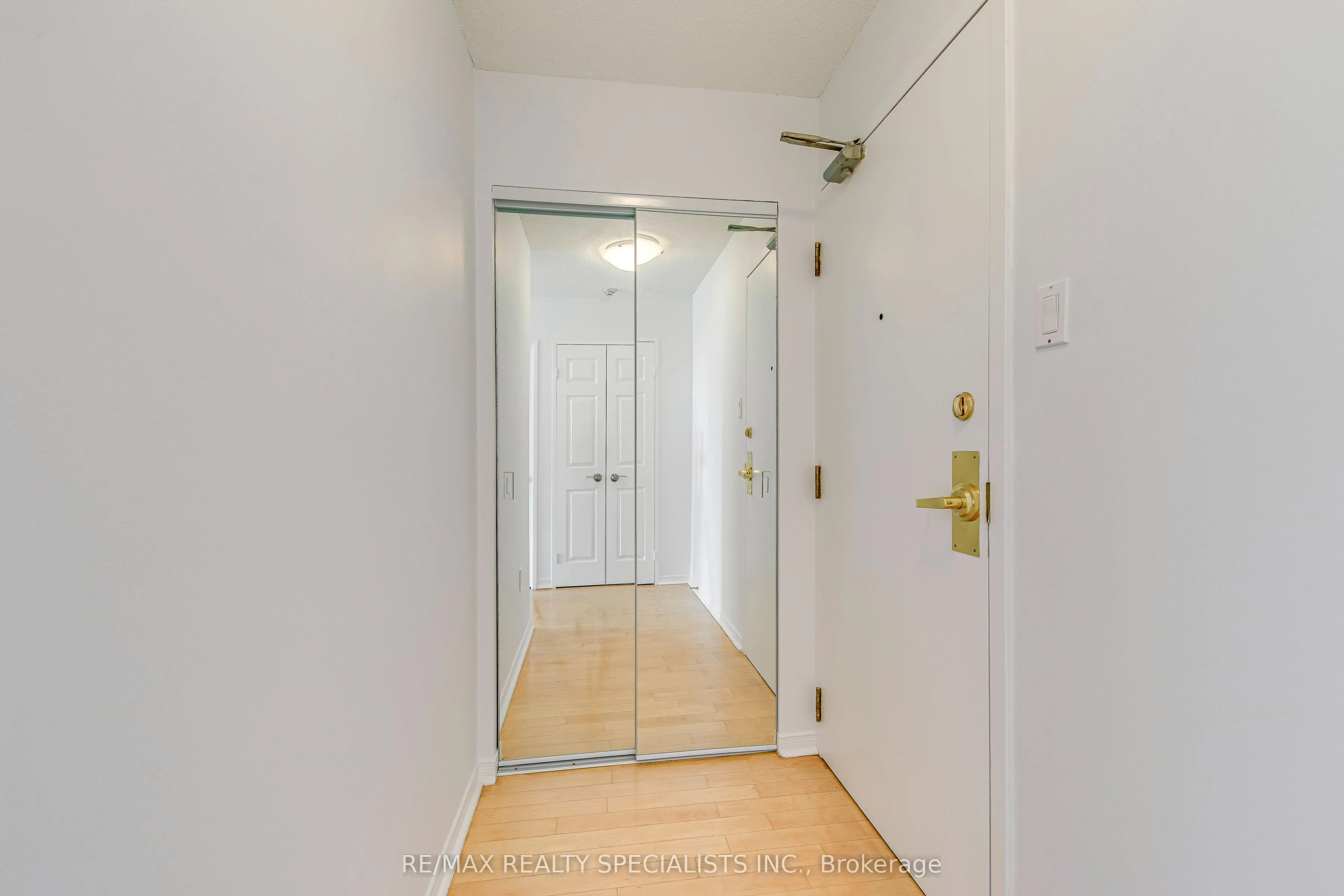 2177 Burnhamthorpe Road W, #1807