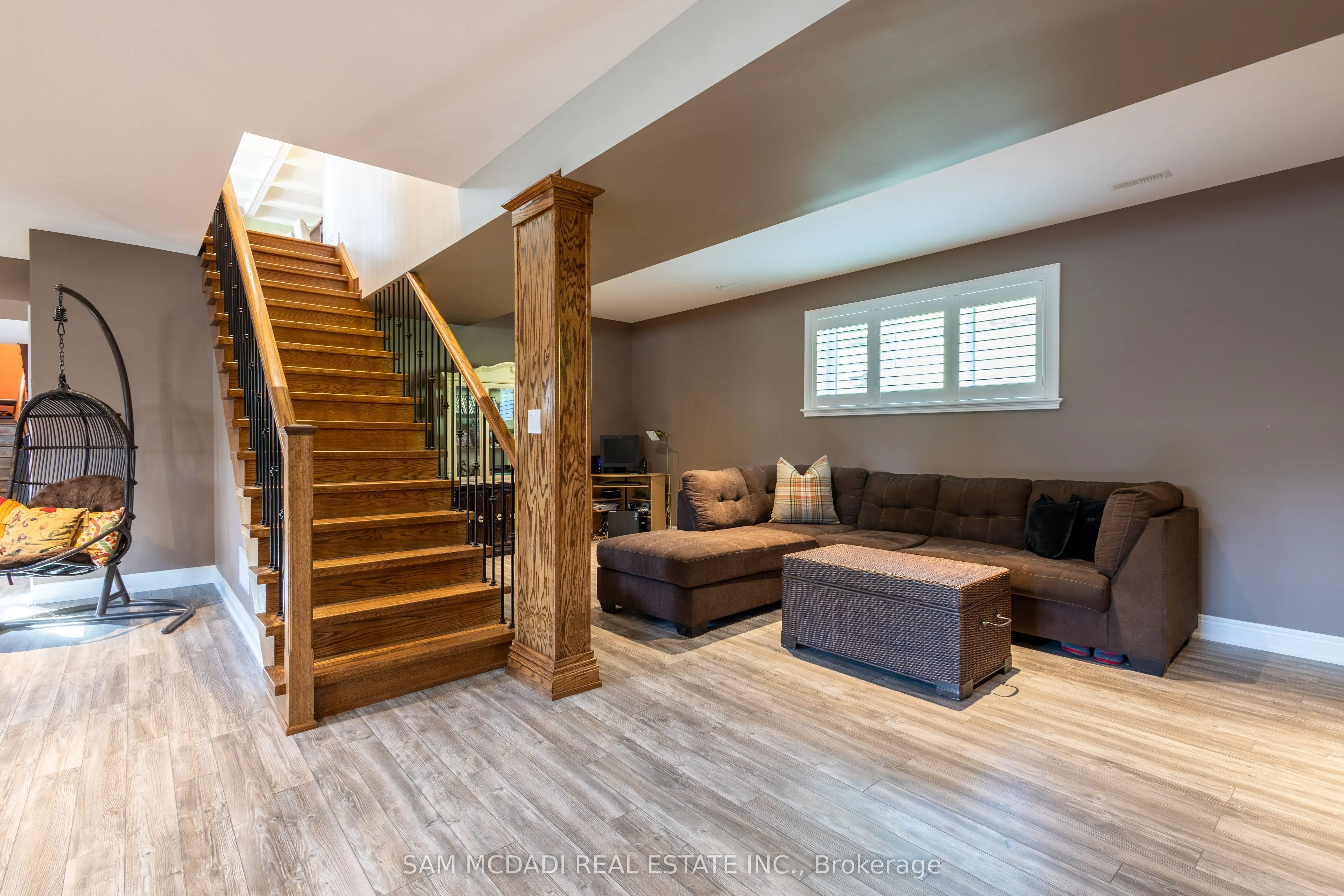395 King Street E