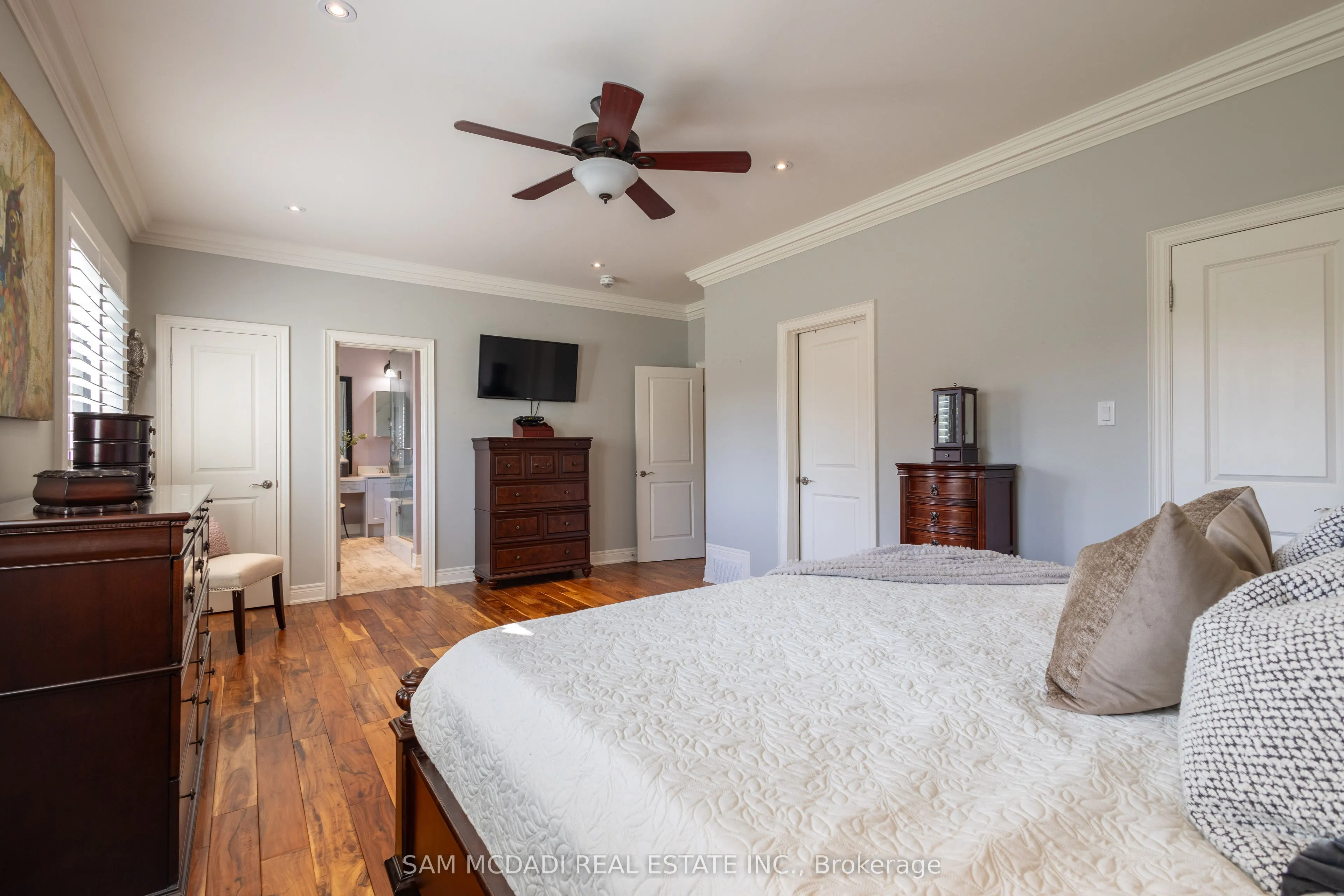 395 King Street E