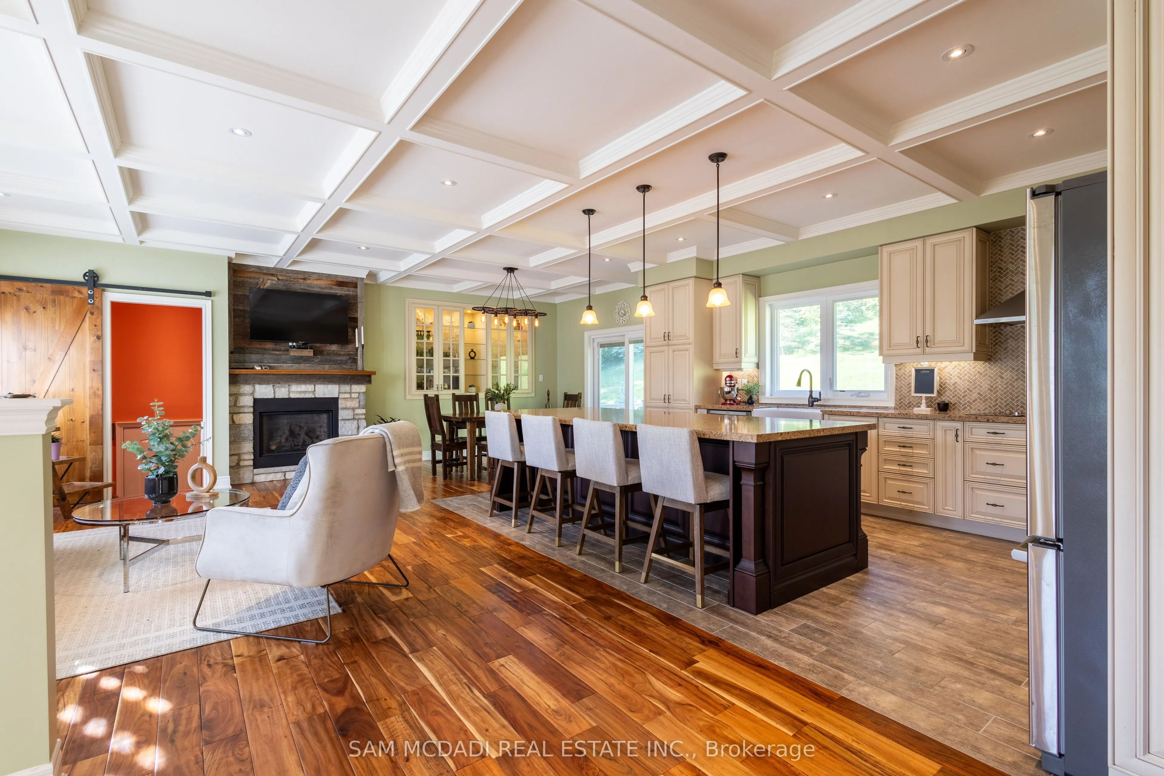 395 King Street E