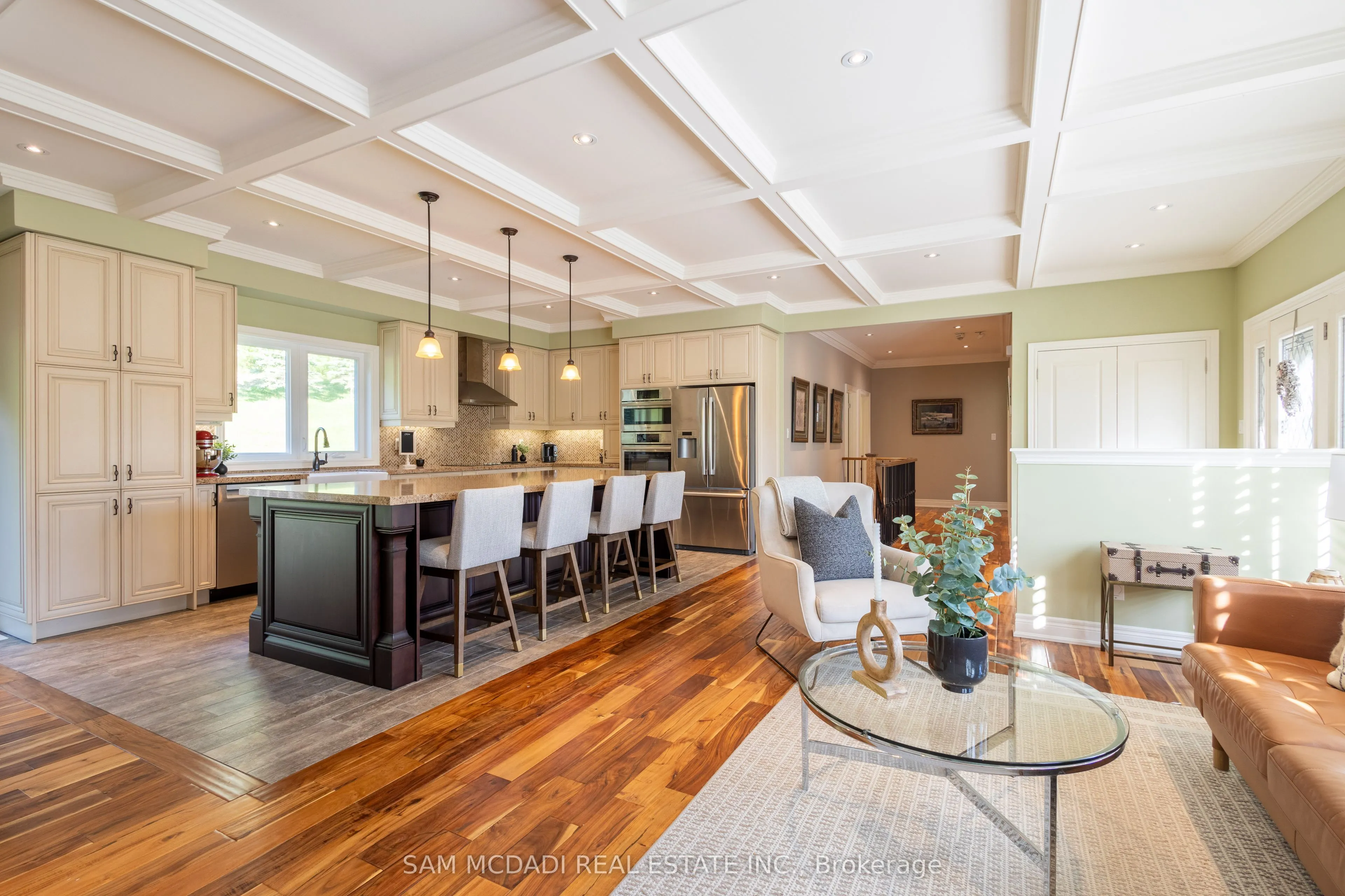 395 King Street E