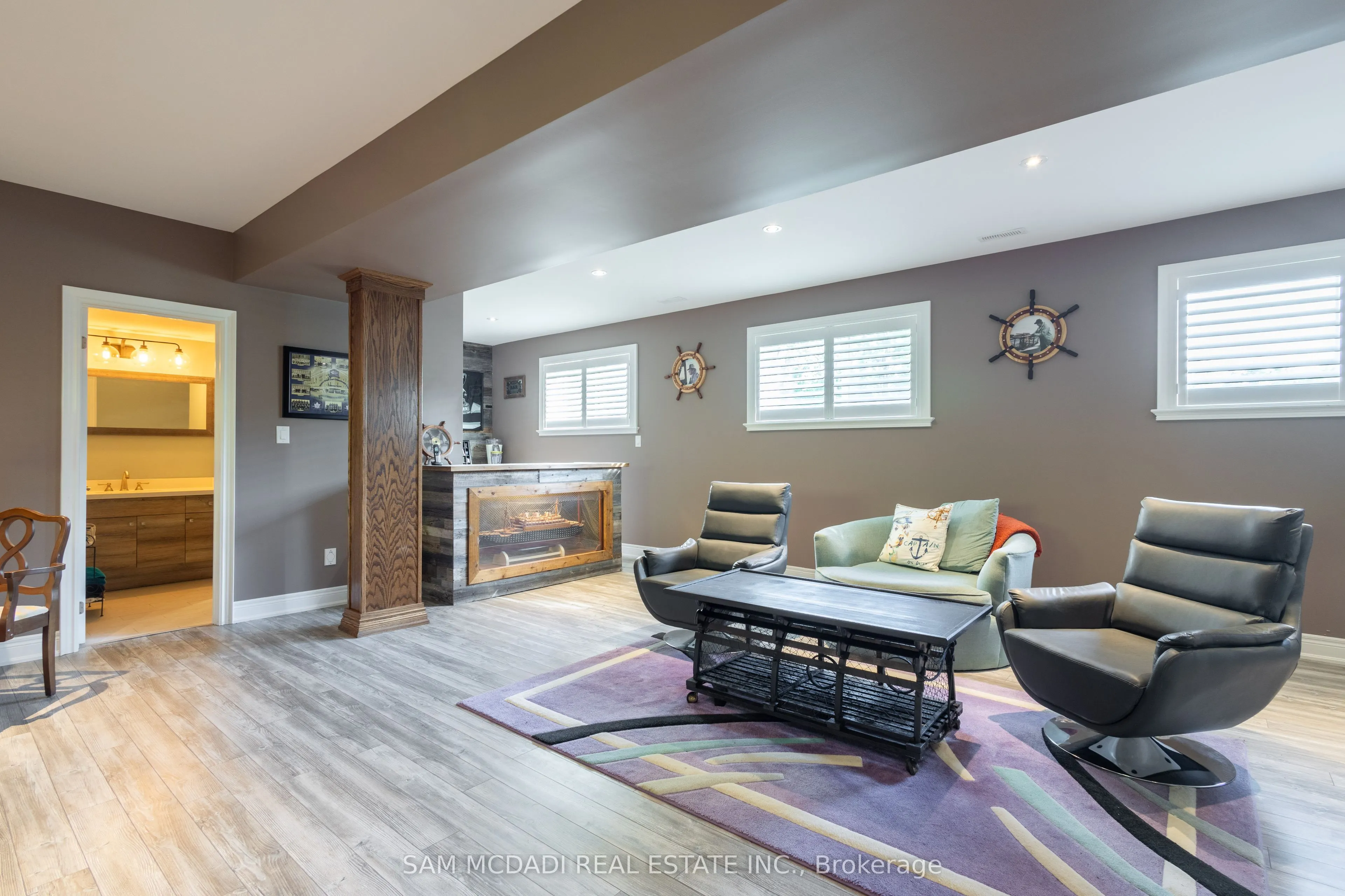 395 King Street E