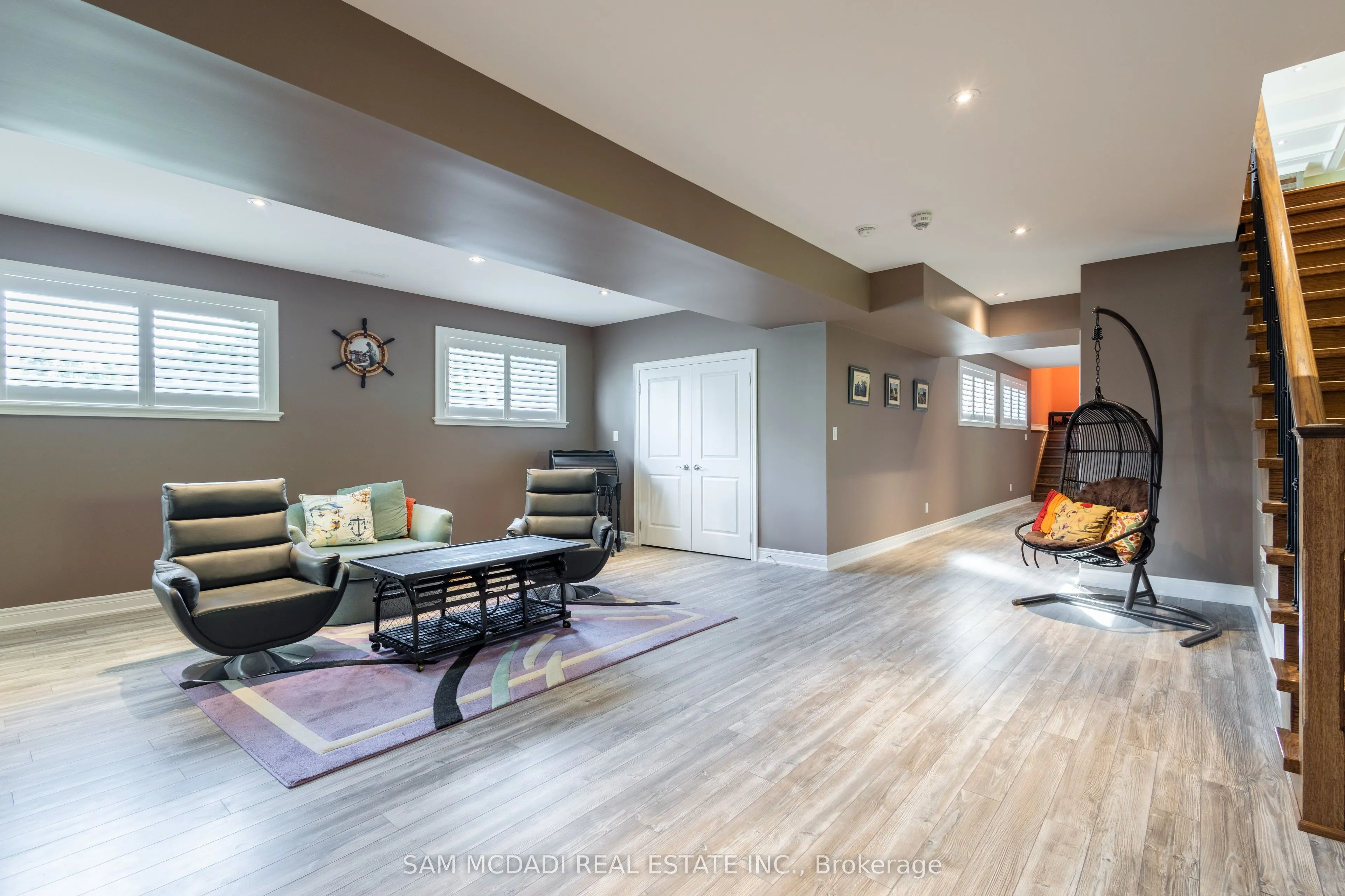 395 King Street E