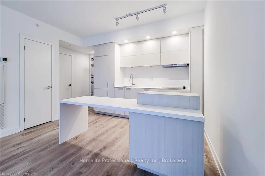 370 Martha Street, #608