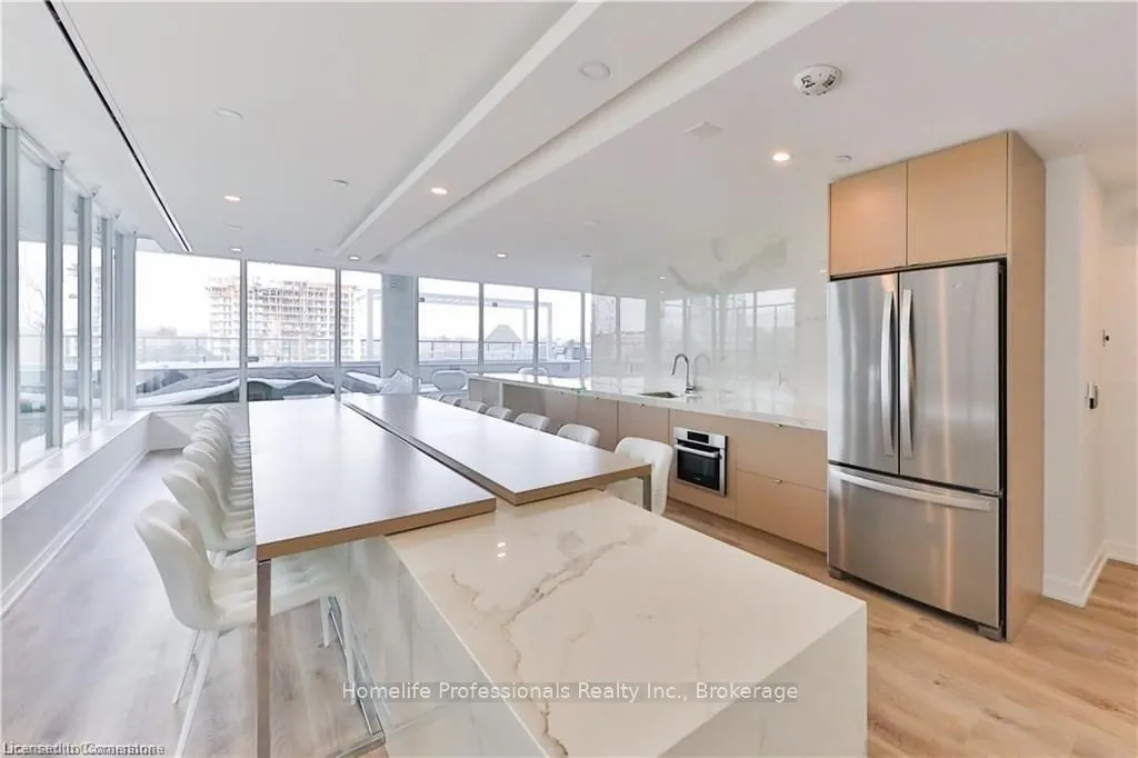 370 Martha Street, #608