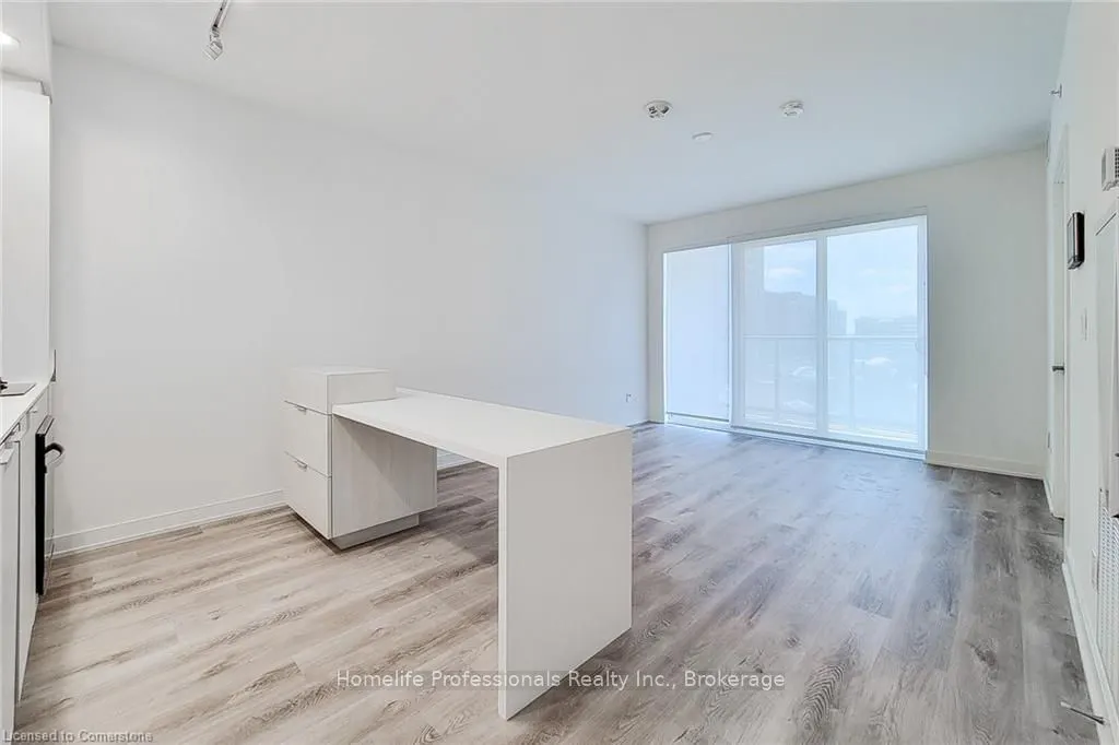 370 Martha Street, #608