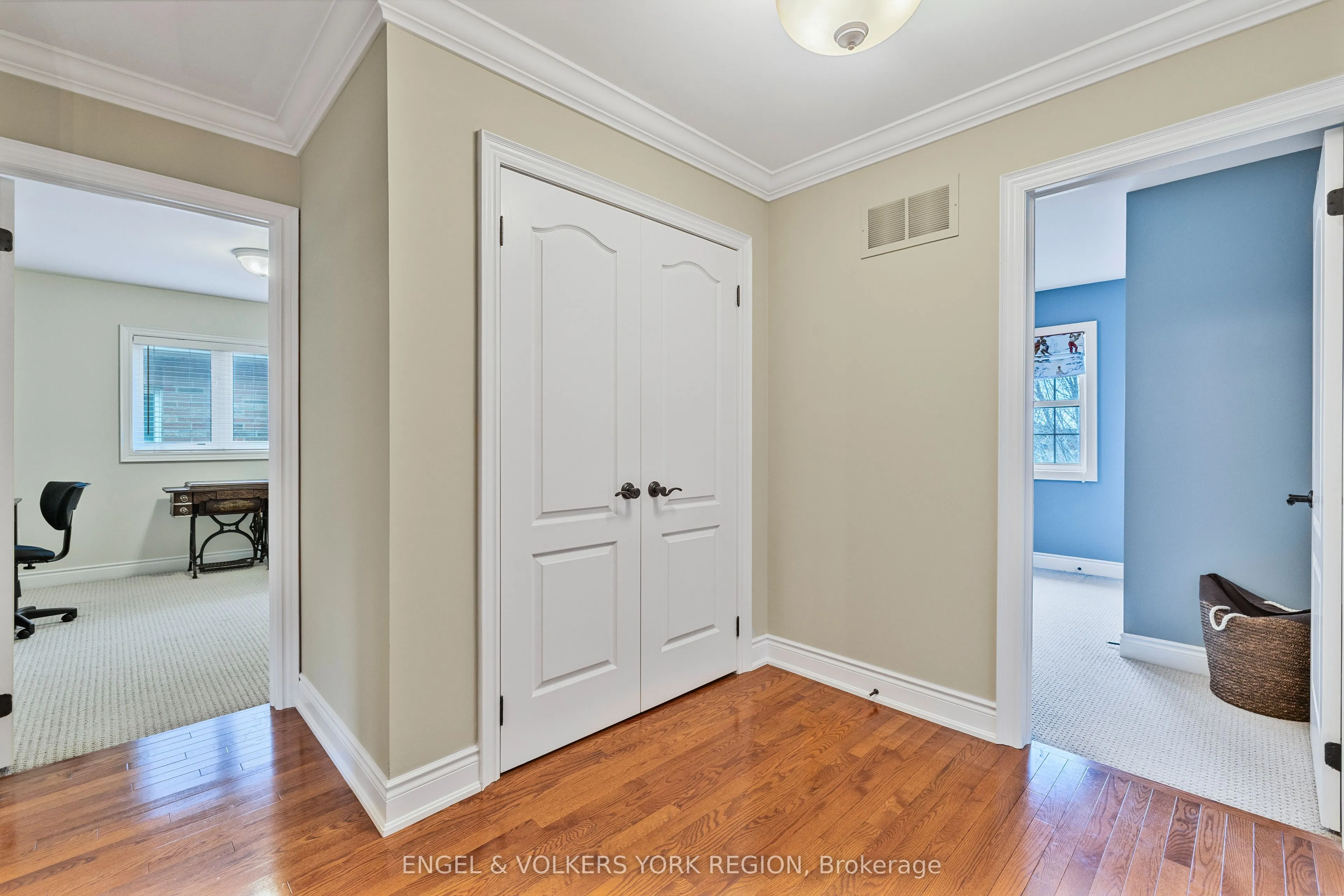 26 Imperial Lakes Drive