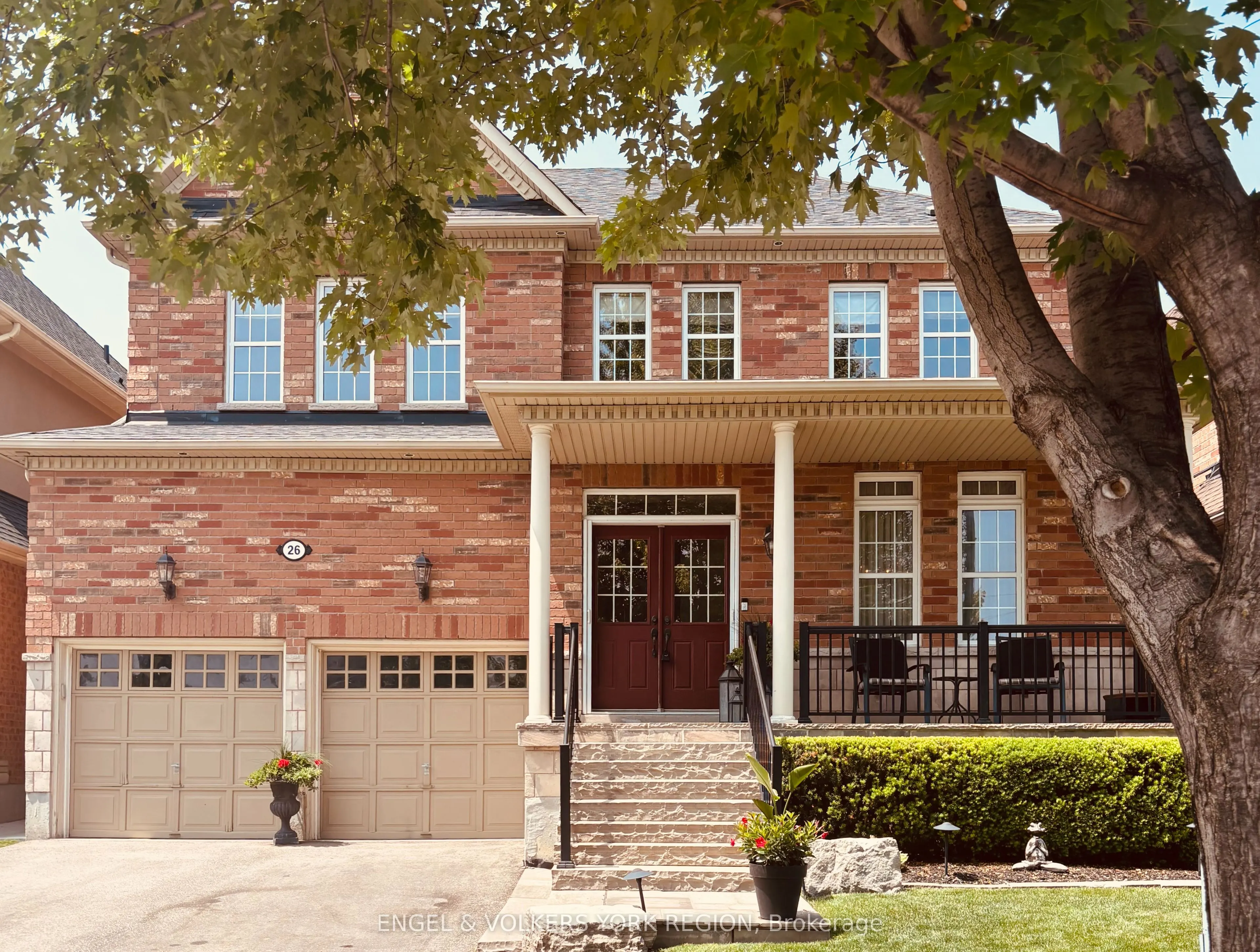 26 Imperial Lakes Drive