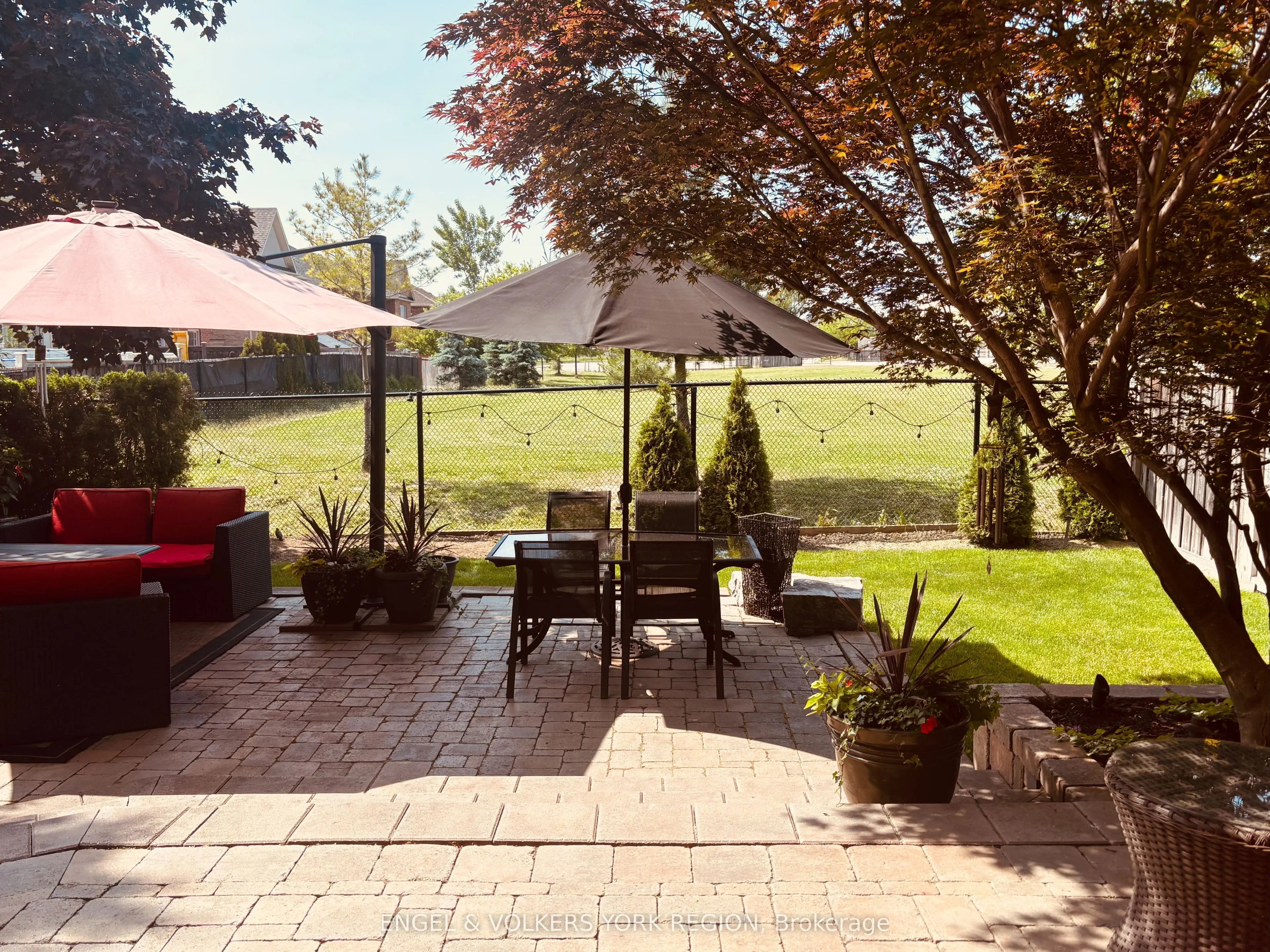 26 Imperial Lakes Drive