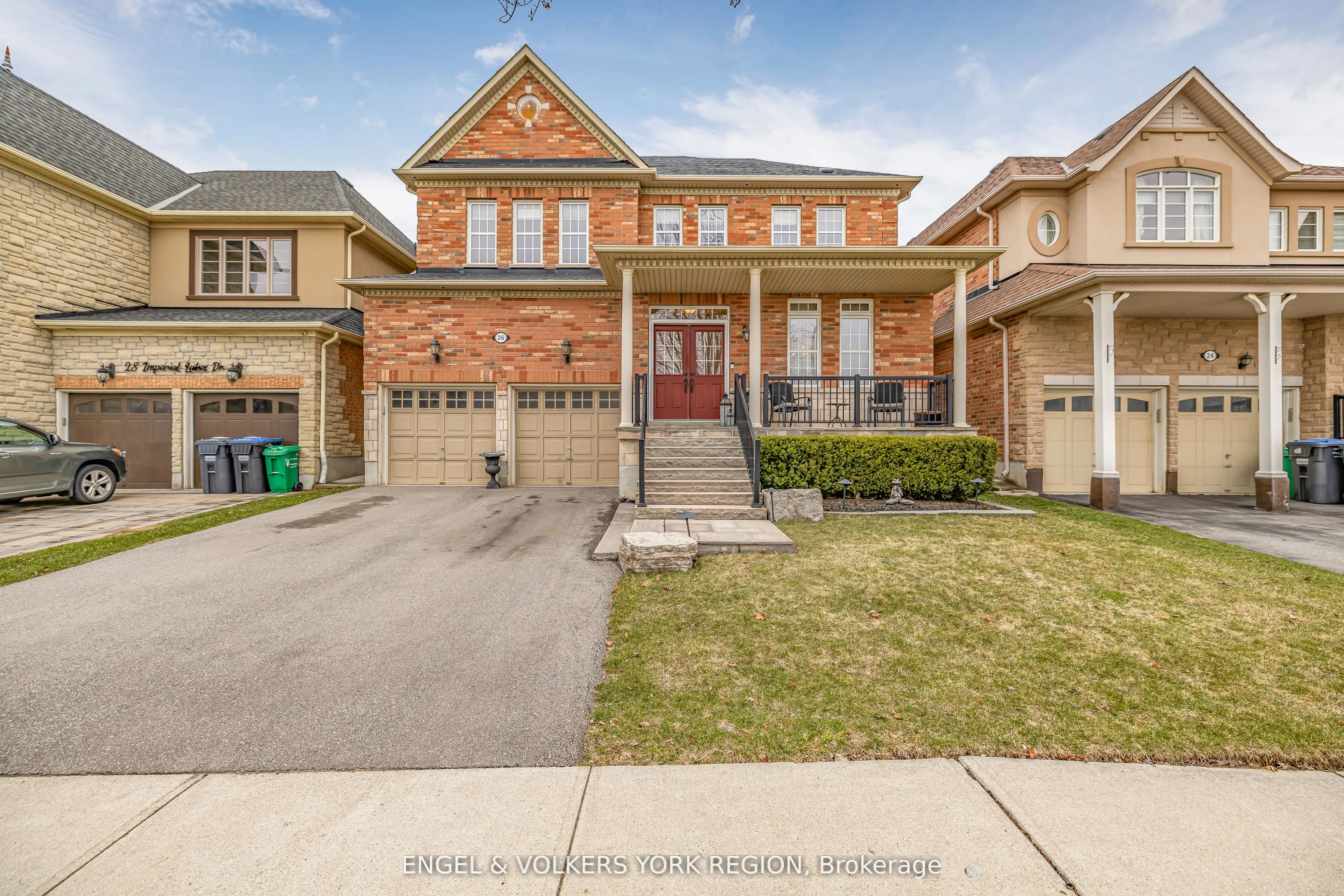 26 Imperial Lakes Drive