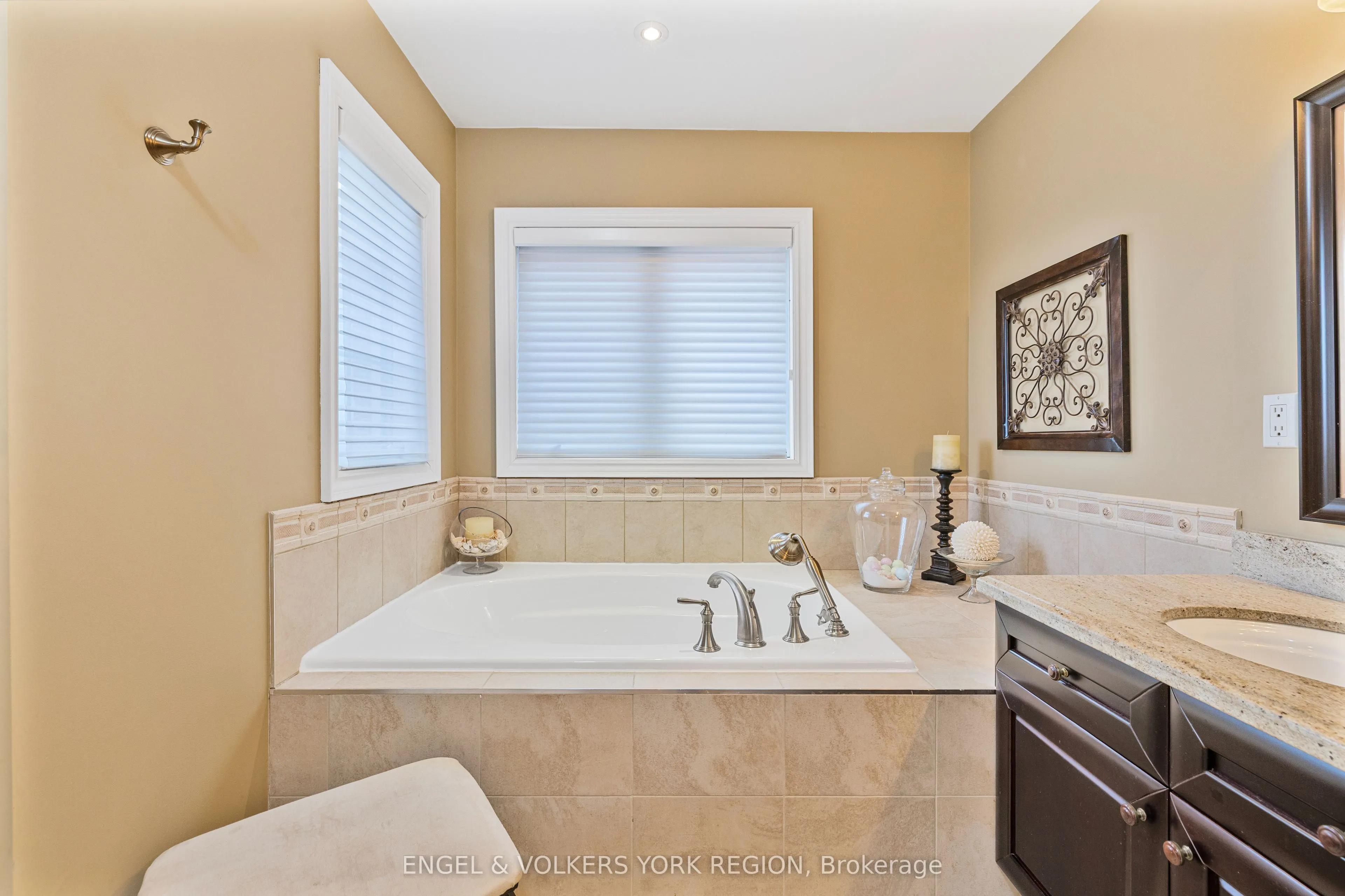 26 Imperial Lakes Drive