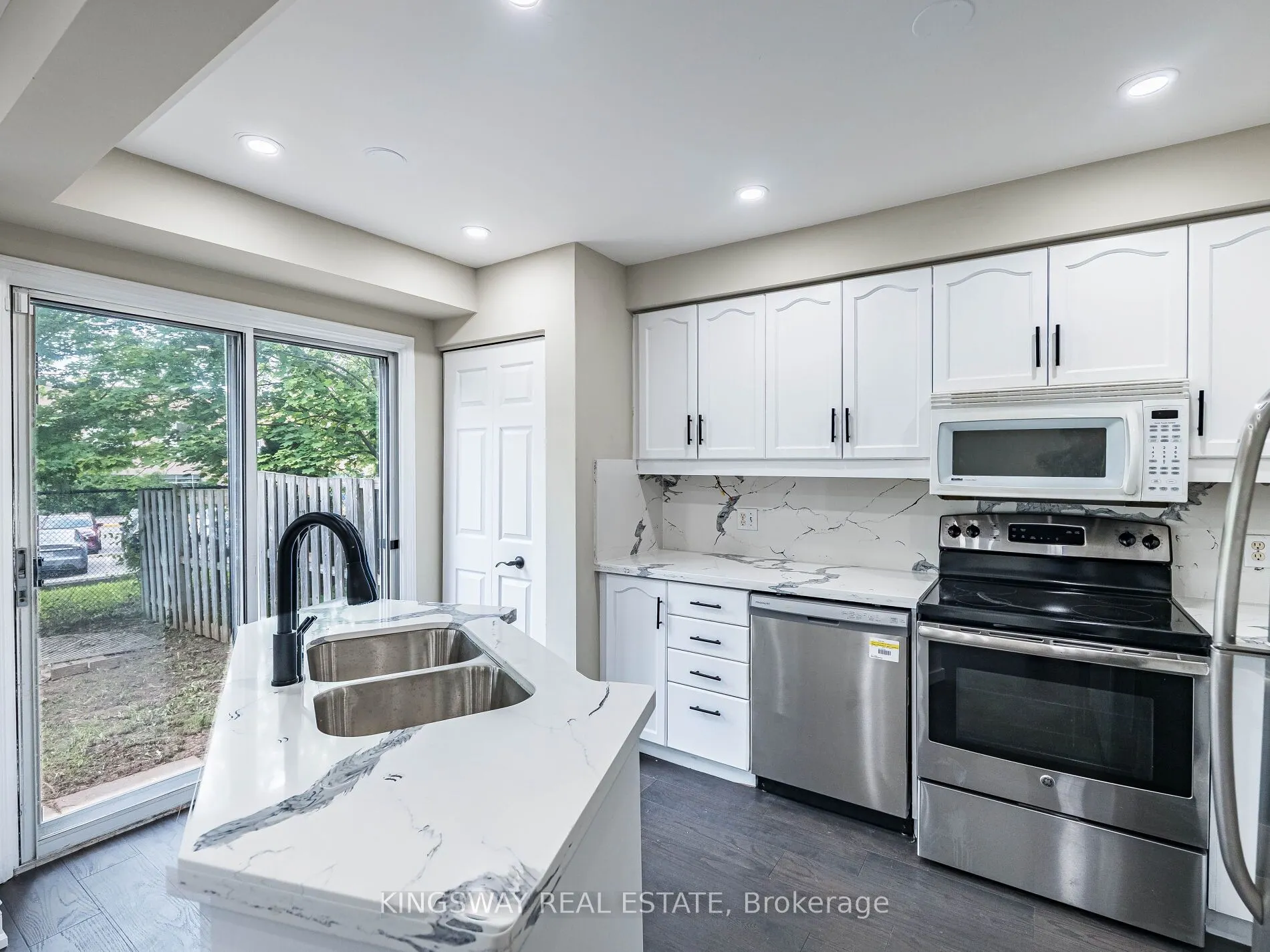 1240 Westview Terrace, #69