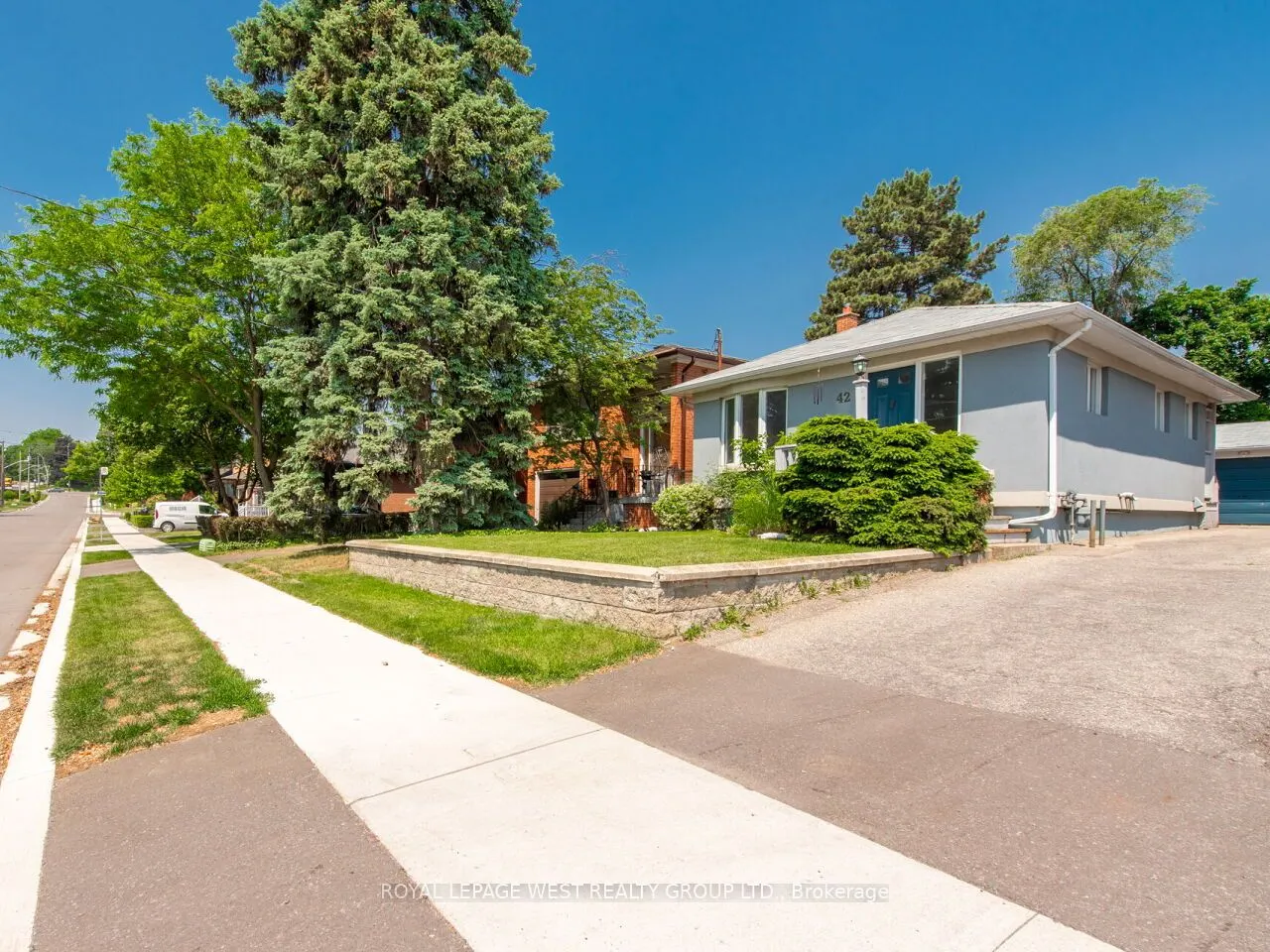 42 Tilden Crescent N