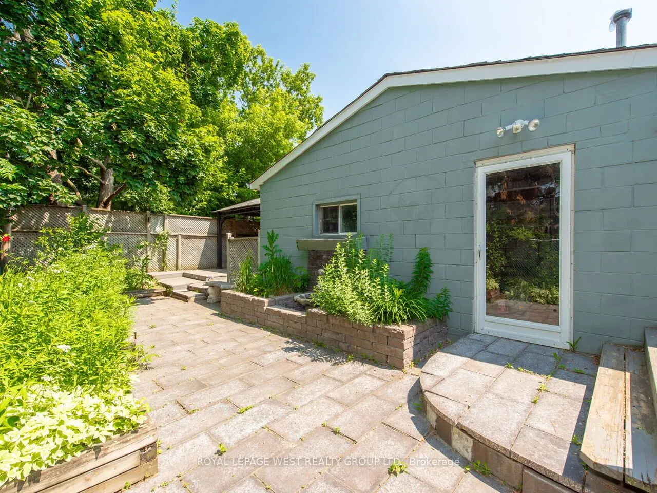 42 Tilden Crescent N