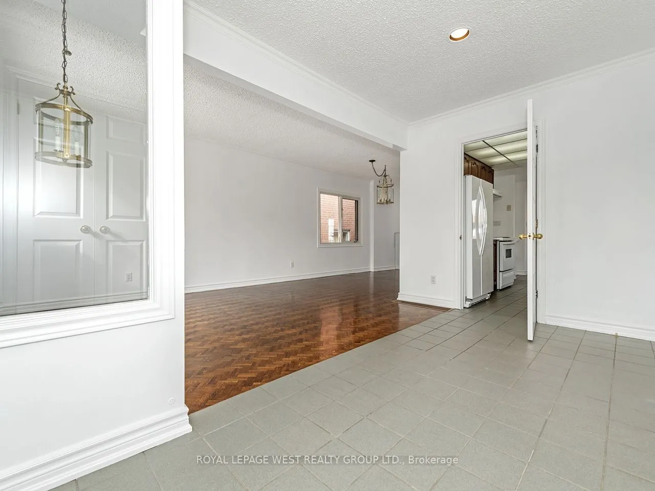 42 Tilden Crescent N