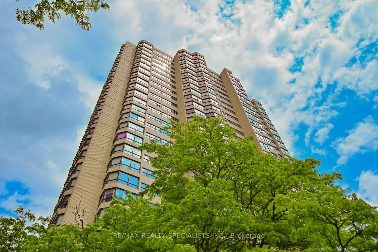 8 Lisa Street, #1901