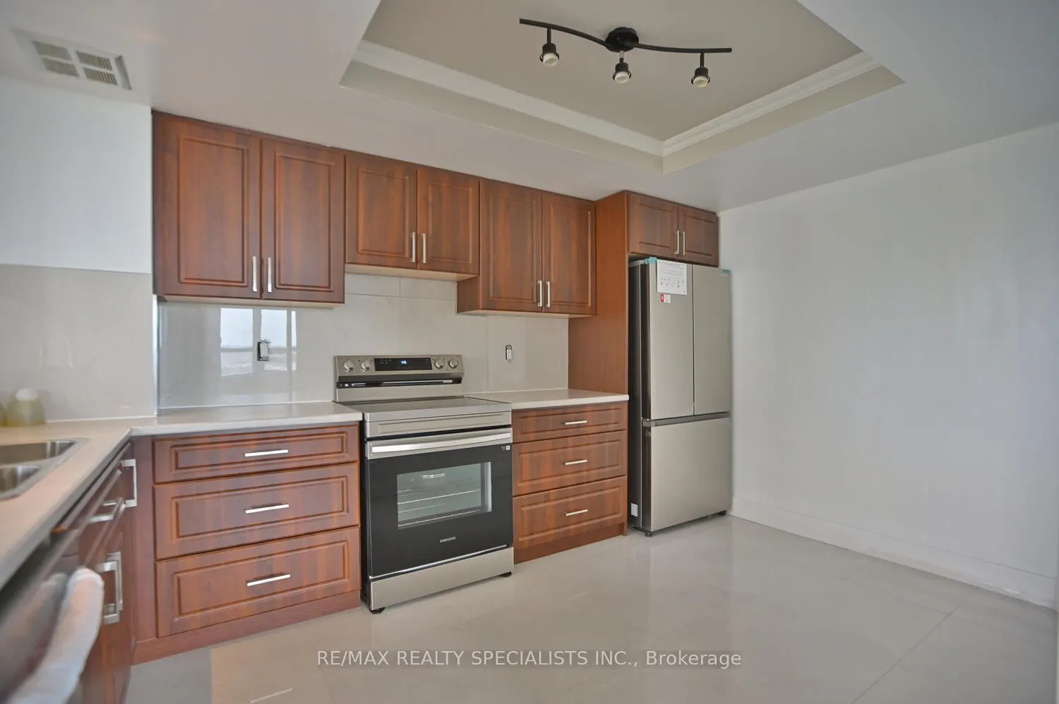 8 Lisa Street, #1901